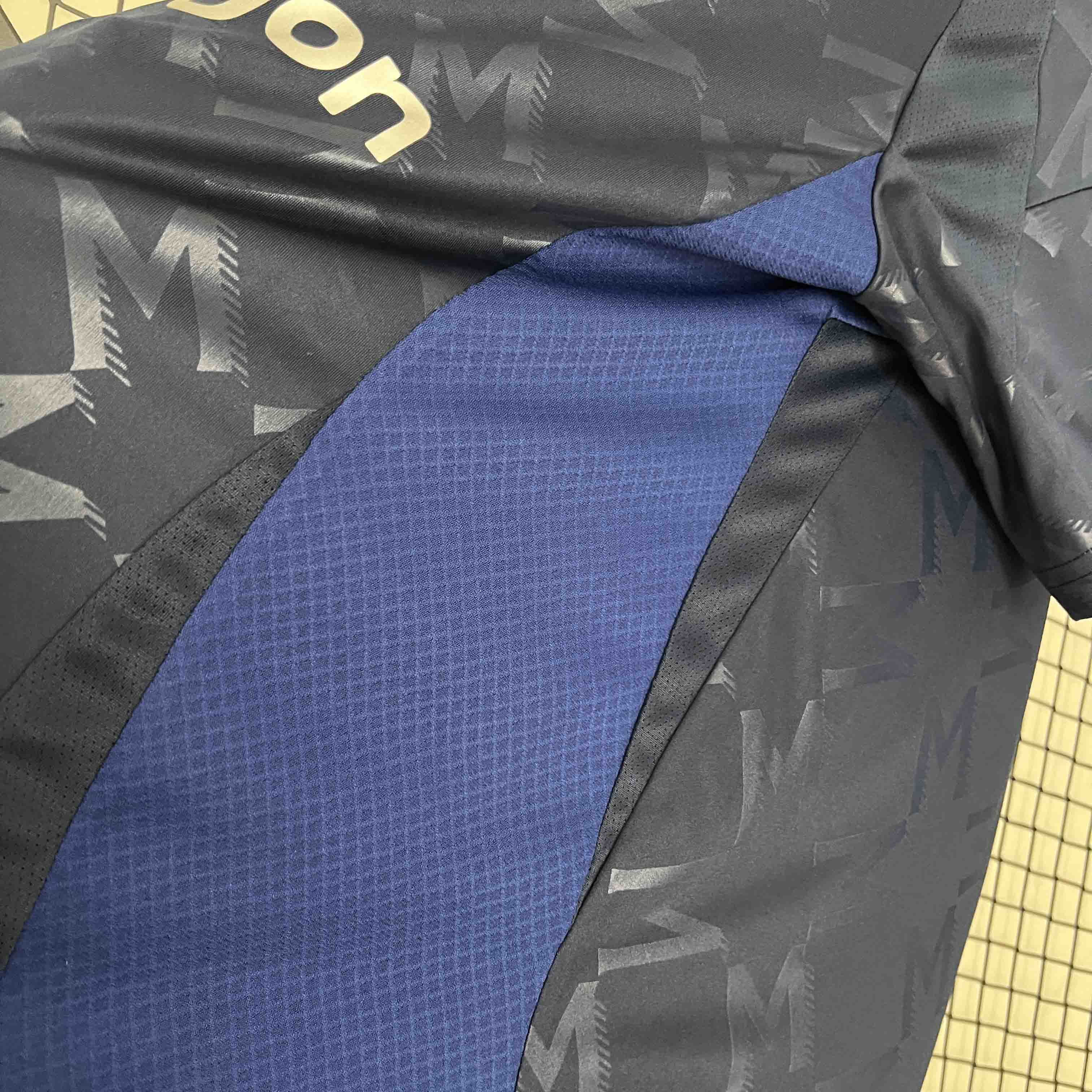 24-25 Manchester United Away Fan Version - view 8