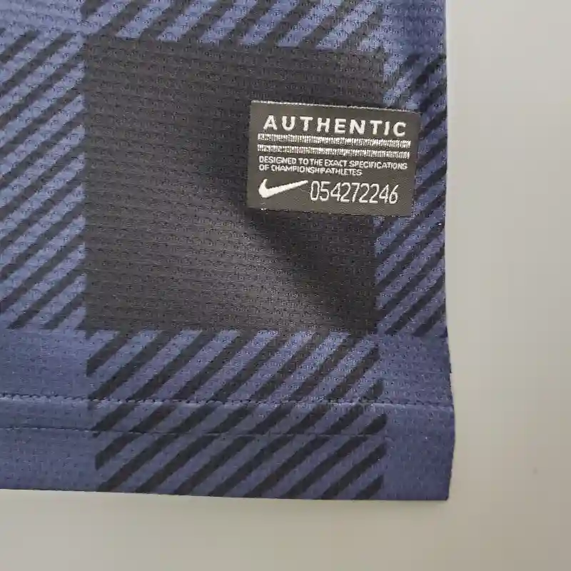 2013/14 Manchester United Home Retro Jersey - view 4
