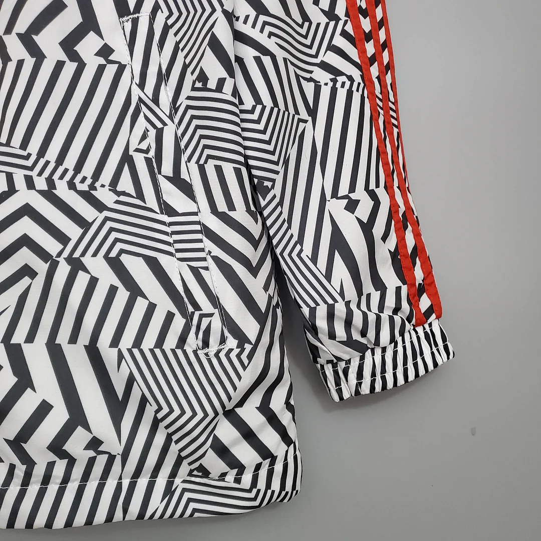 2021/2022 Manchester United Jersey Windbreaker Black-White Stripes - view 9