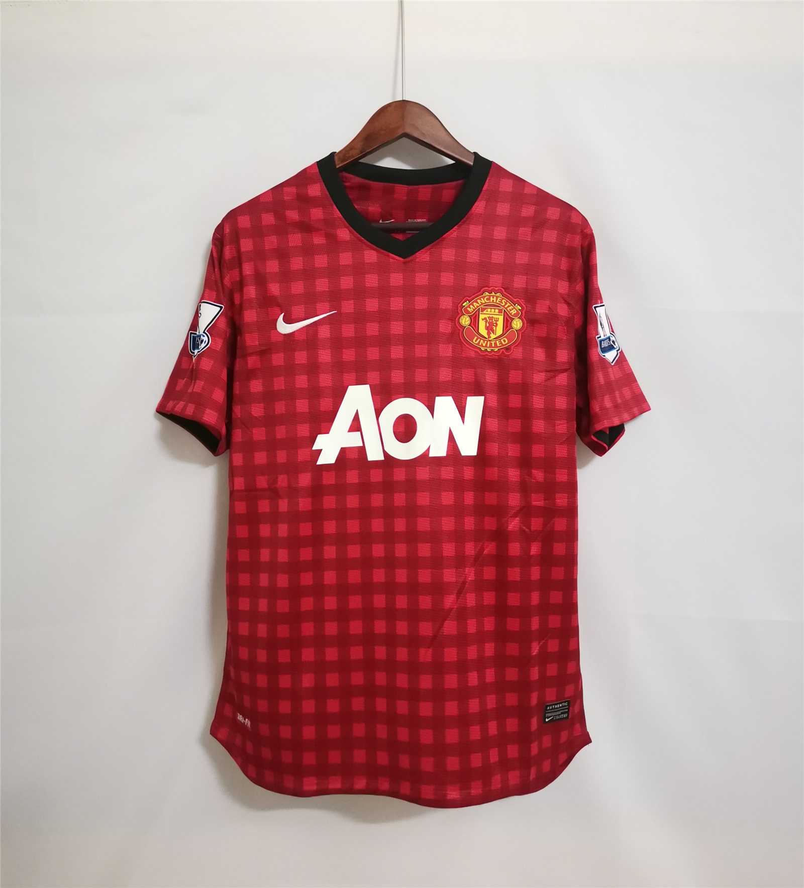 12-13 Manchester United Home Retro Jersey - view 4