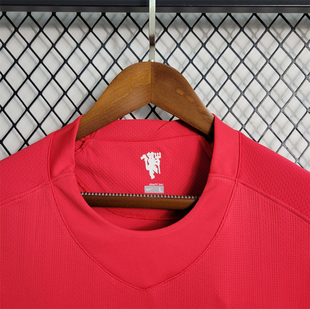 07-08 Manchester United Home Retro Jersey Long Sleeve - view 13