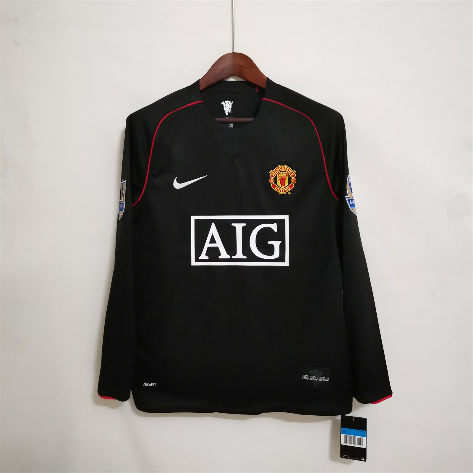 07-08 Manchester United Away Retro Jersey Long Sleeve - view 11