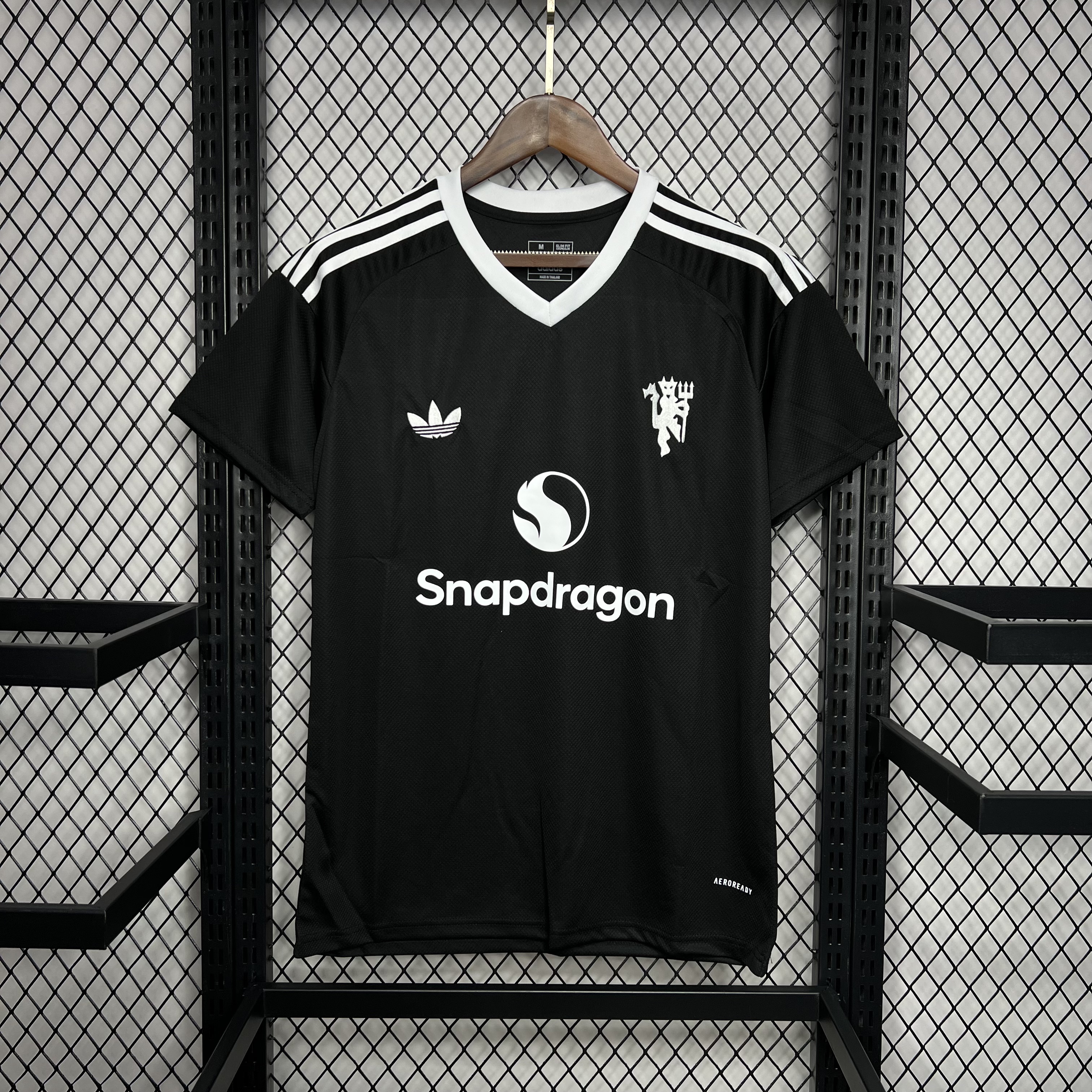 24-25 Manchester United Black Goal Keeper Shirt