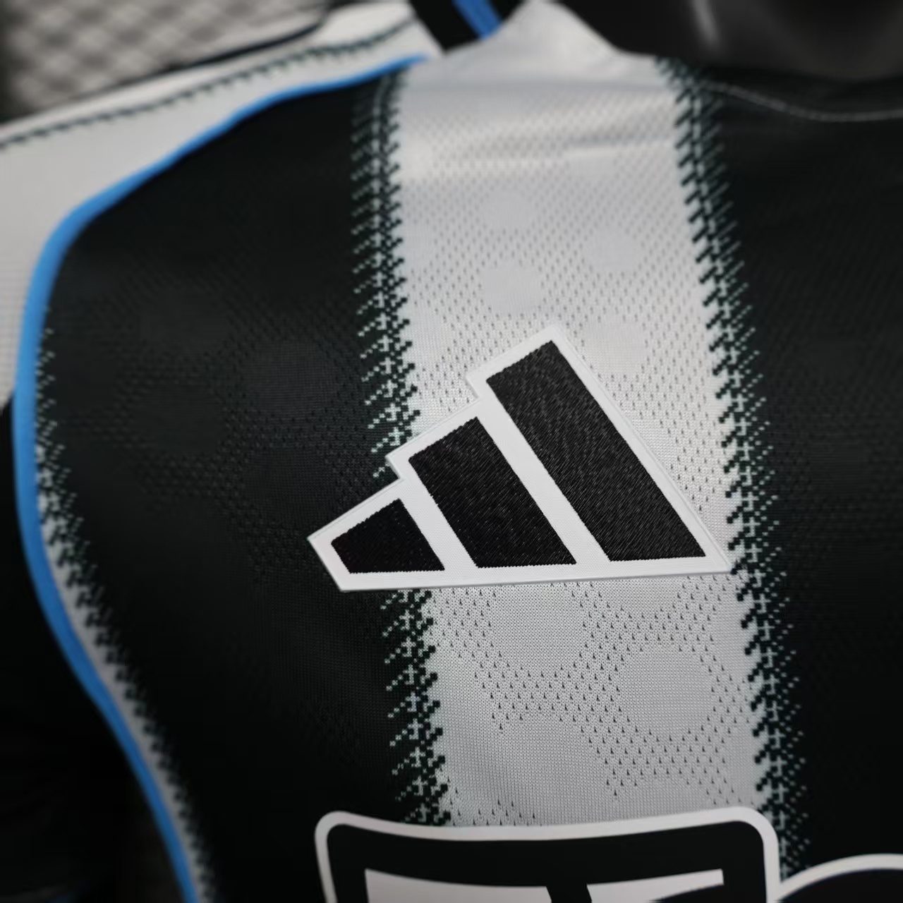 25-26 Newcastle United Home Soccer Jersey Player Version - view 4