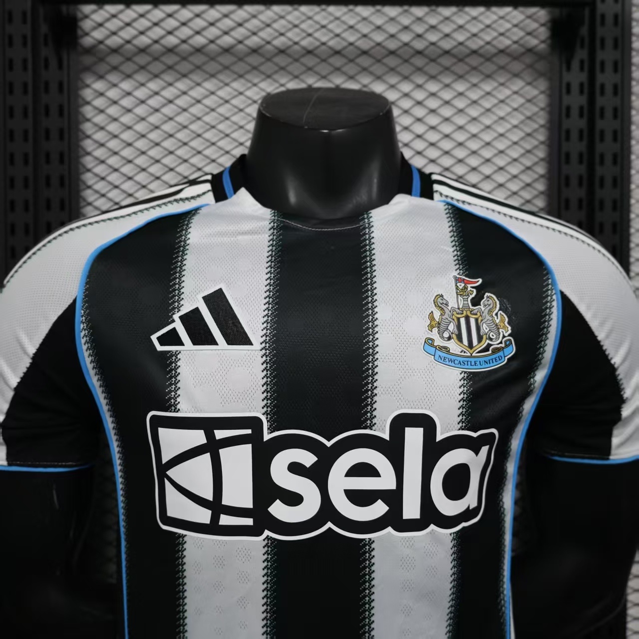 25-26 Newcastle United Home Soccer Jersey Player Version - view 6