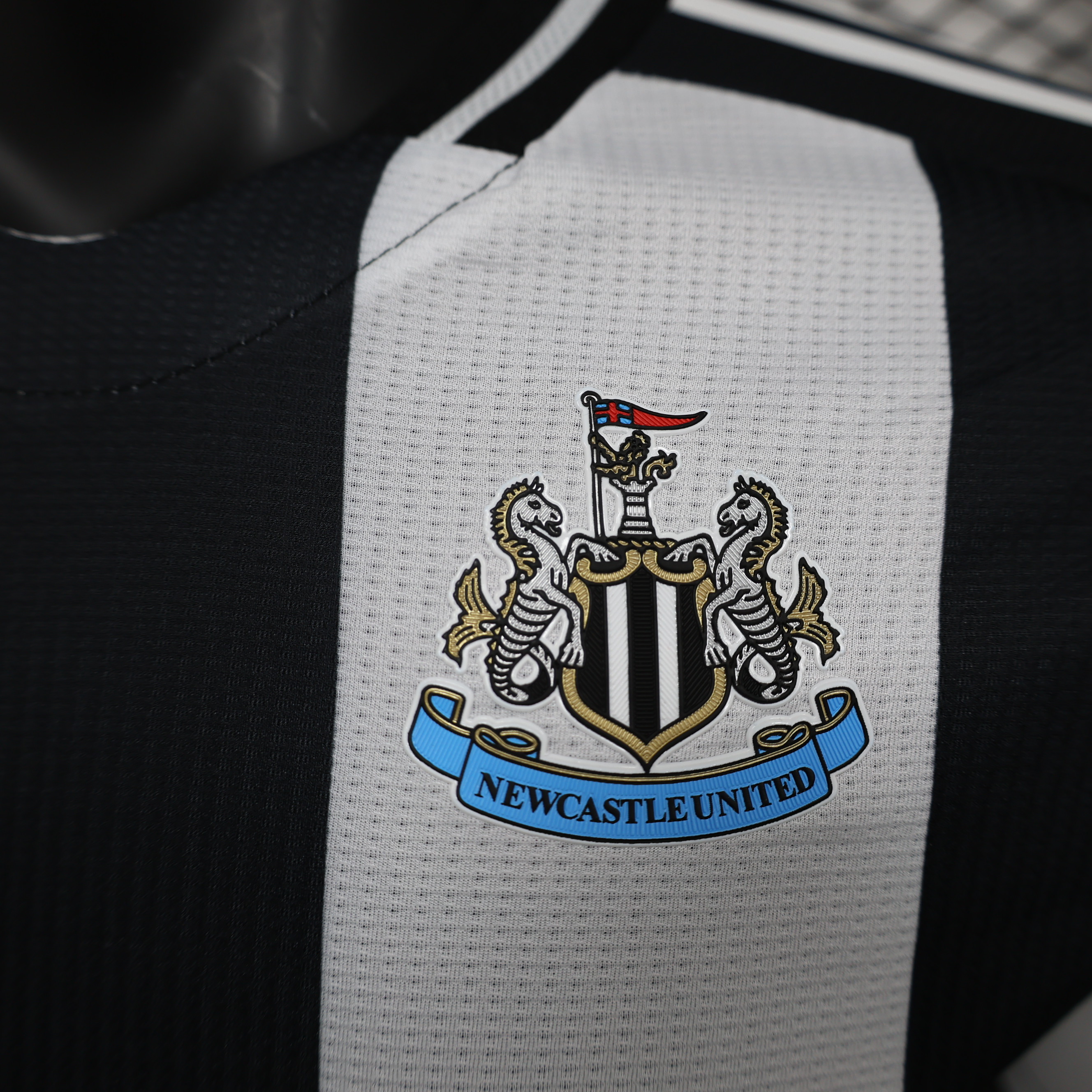 24-25 Newcastle United Home Soccer Jersey Player Version - view 12