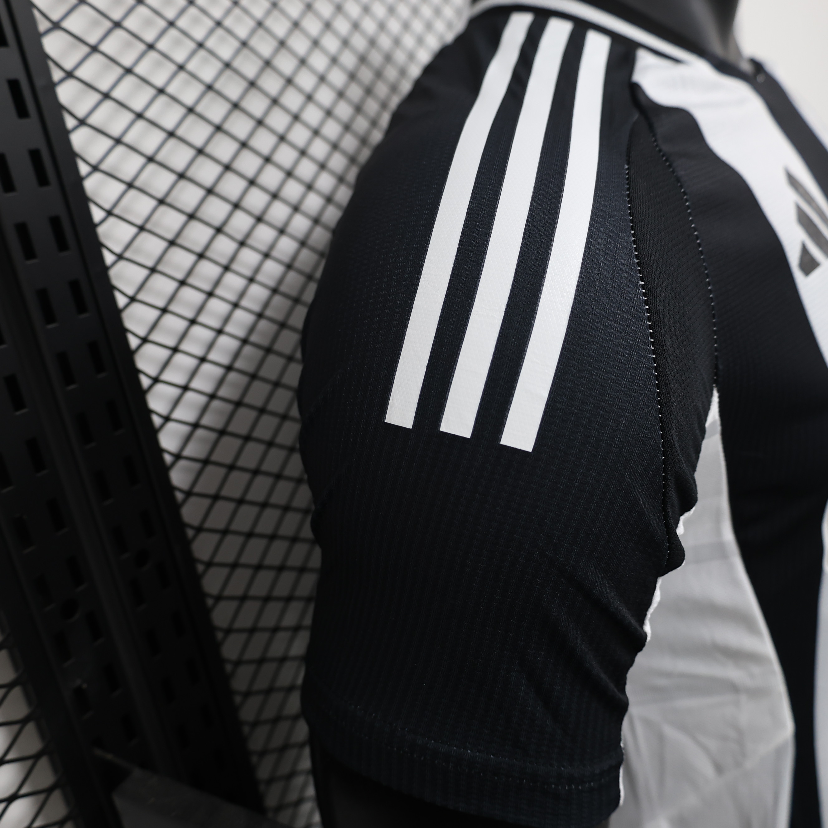 24-25 Newcastle United Home Soccer Jersey Player Version - view 7