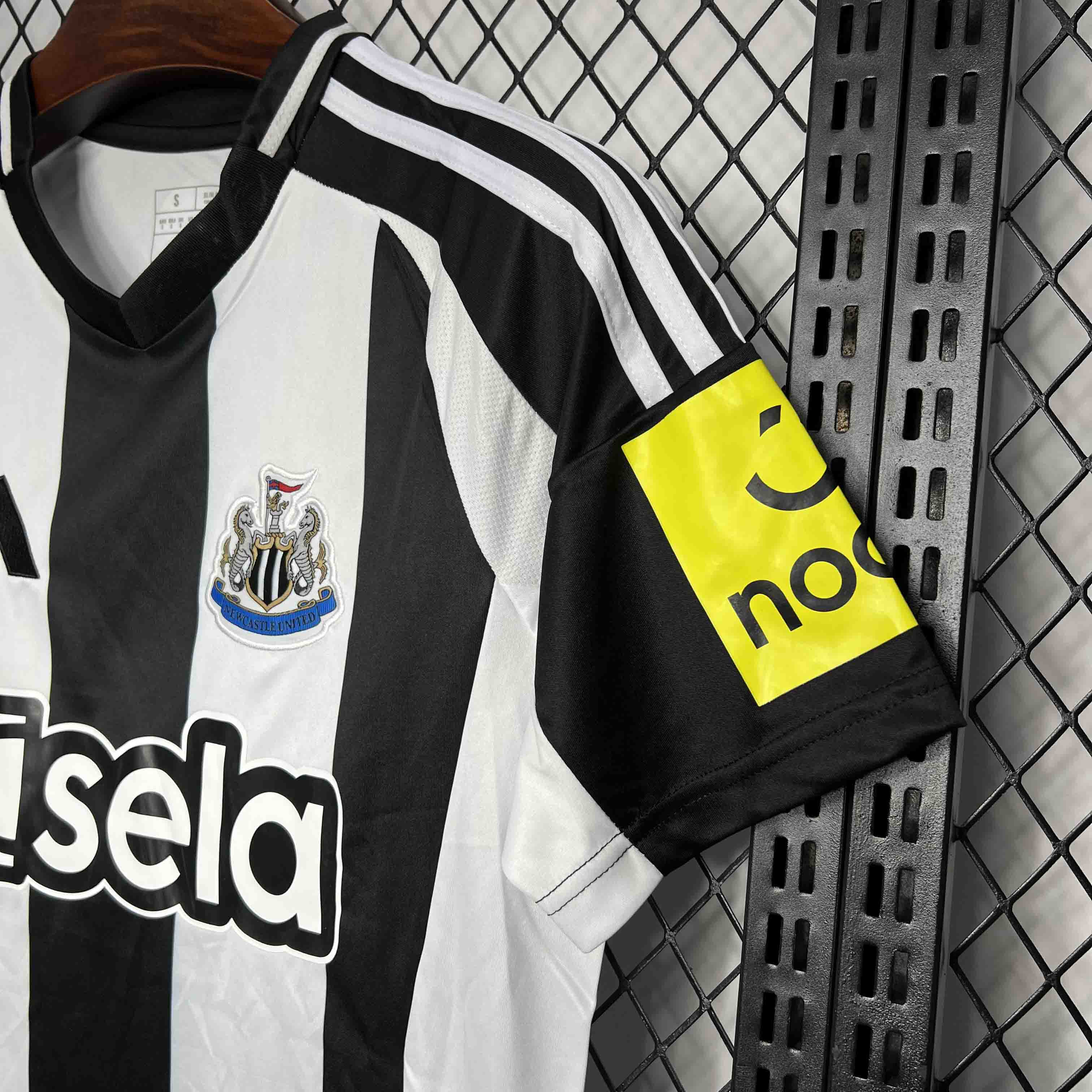 24-25 Newcastle United Home Soccer Jersey - view 9