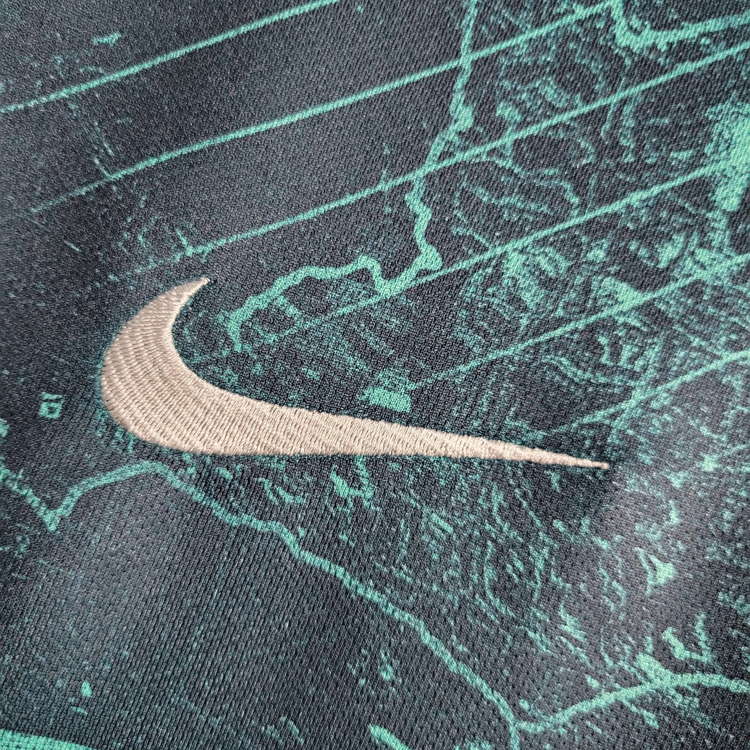 2018-19 Tottenham Hotspur Third Away Retro Jersey - view 4
