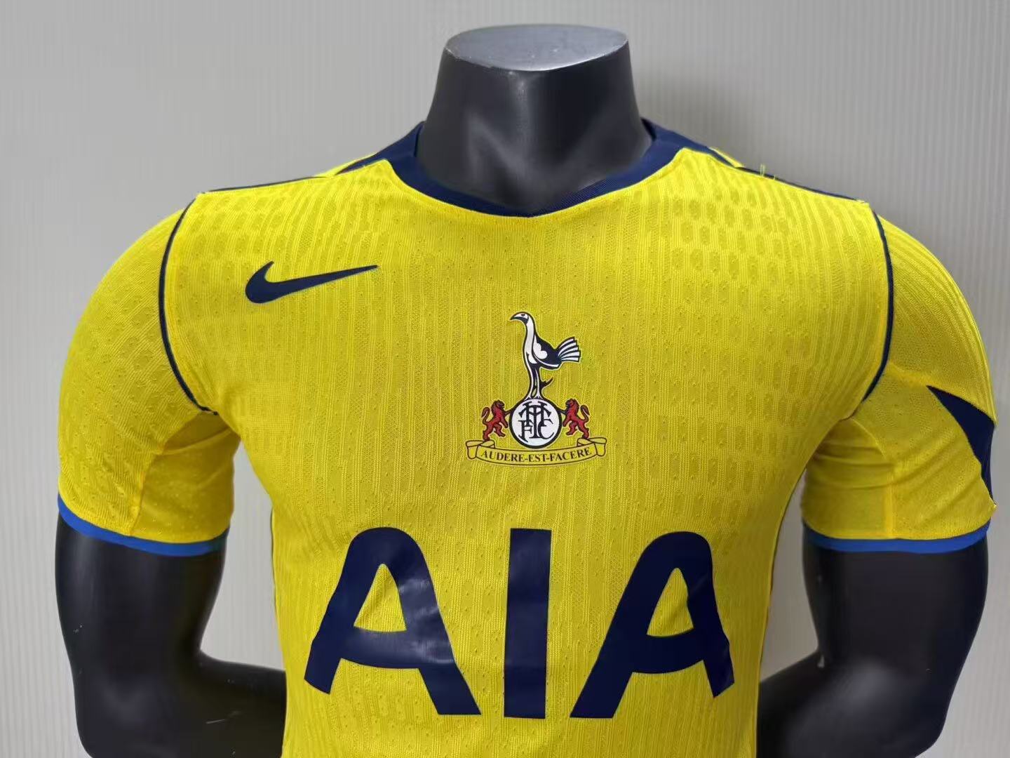 25-26 Tottenham Hotspur Third Away Soccer Jersey - view 5