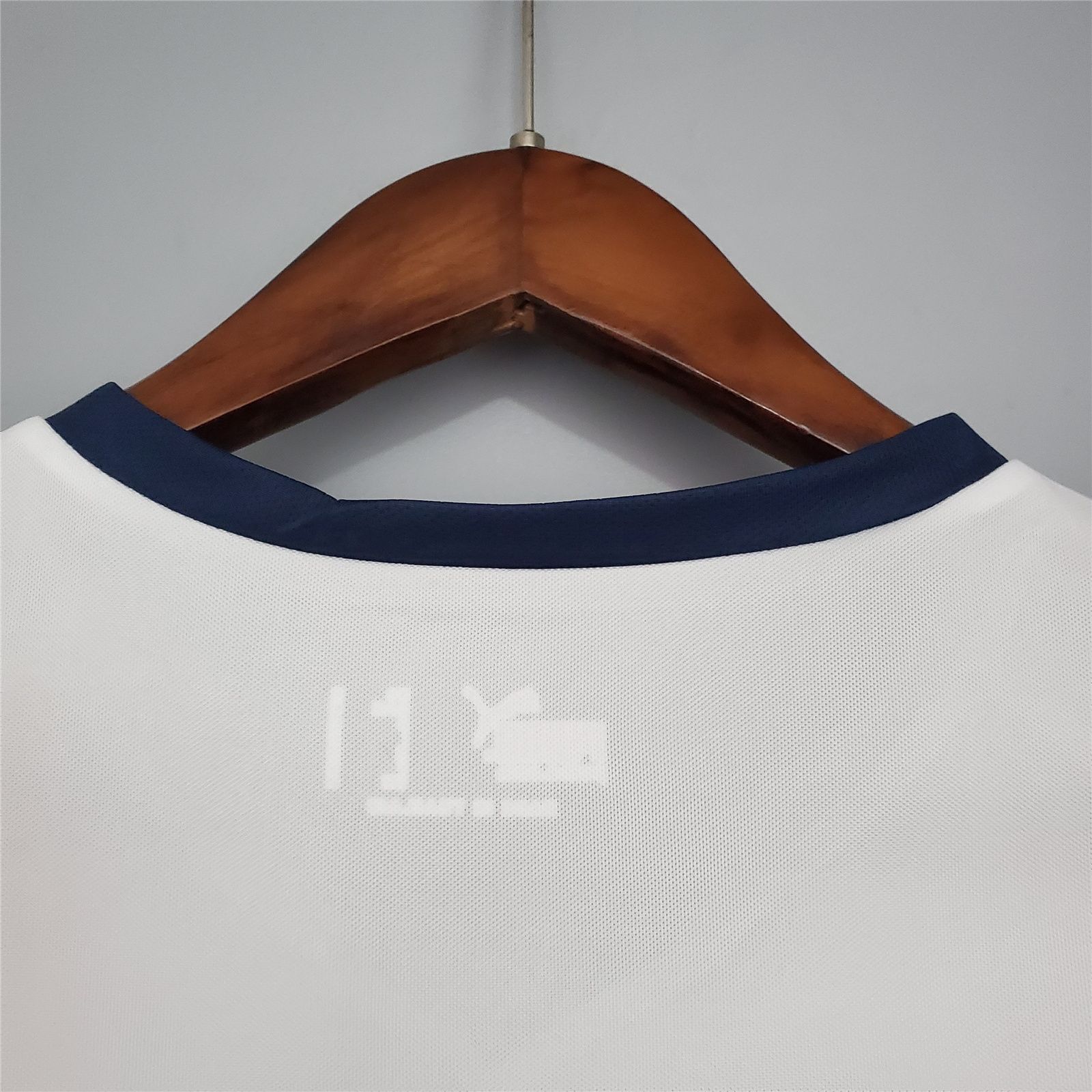 08-09 Tottenham Hotspur Home Retro Jersey - view 5
