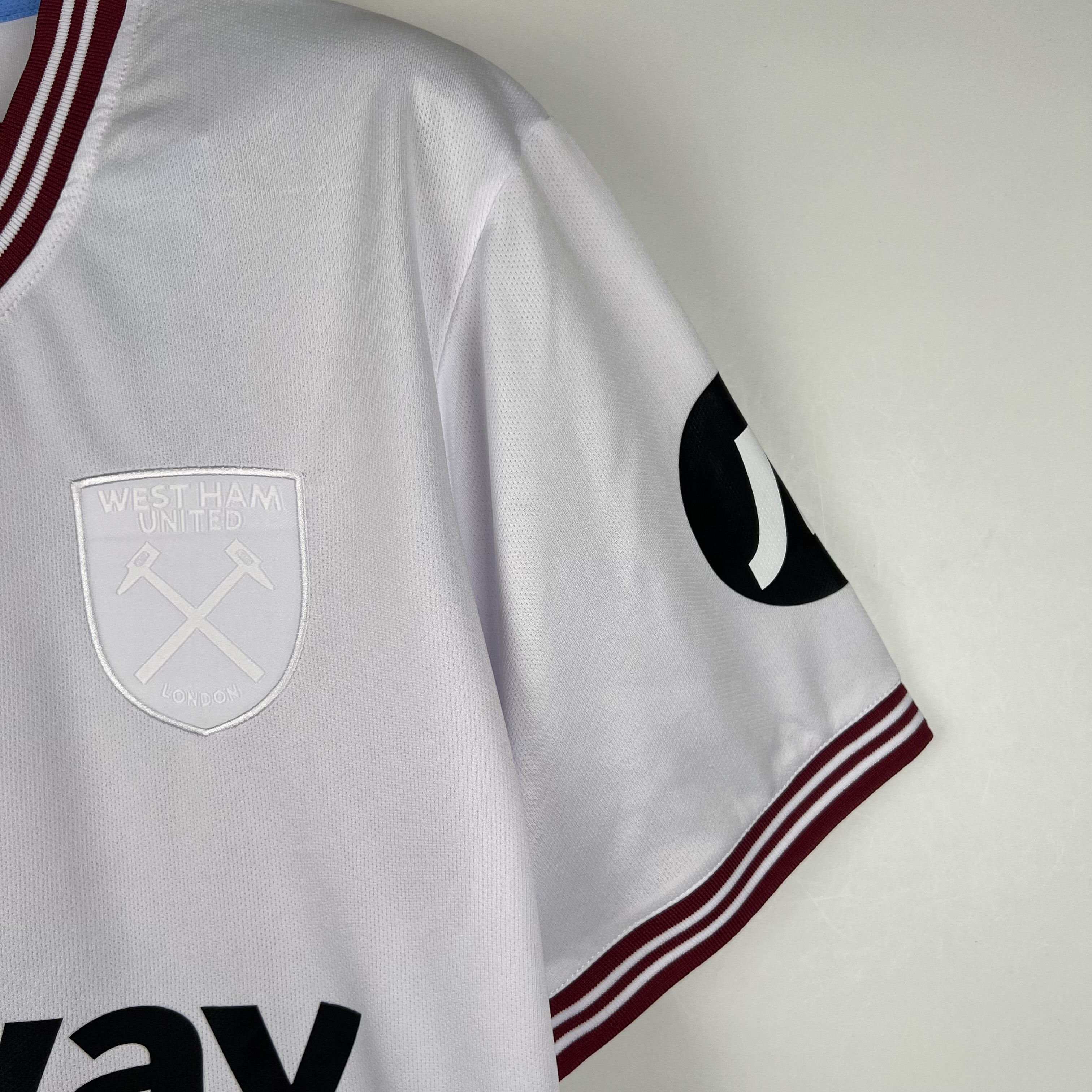 23-24 West Ham United Away Jersey Fan Version - view 4