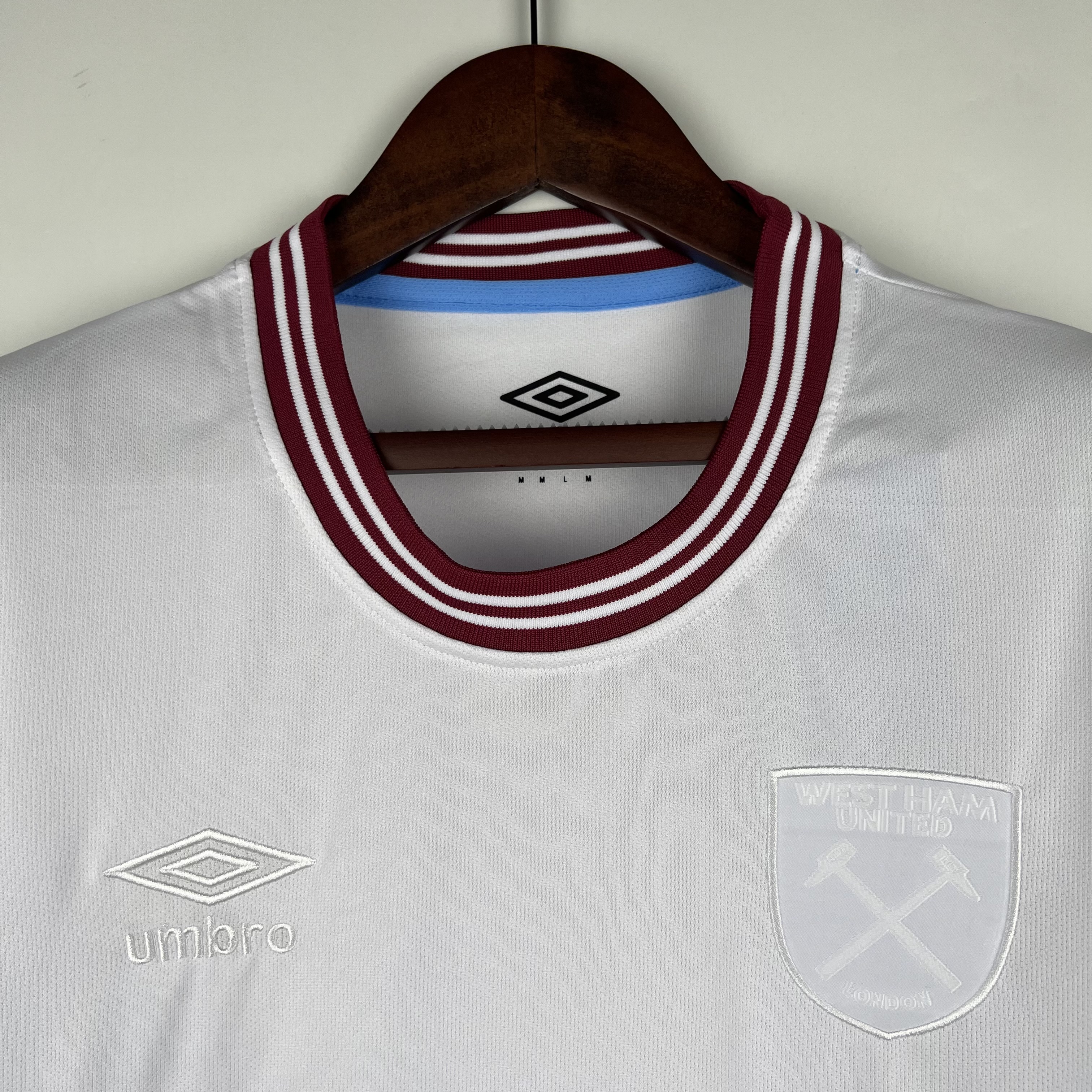 23-24 West Ham United Away Jersey Fan Version - view 5