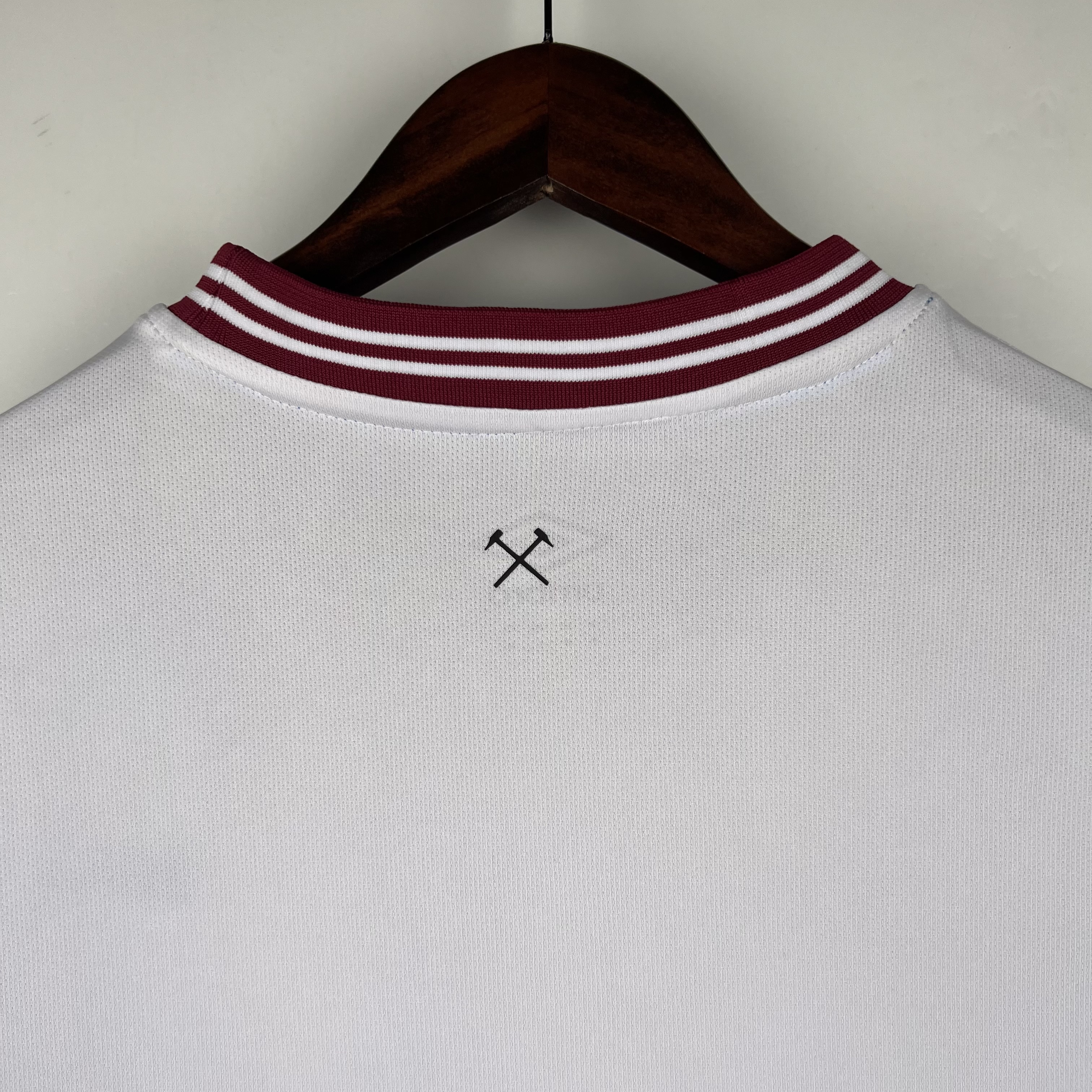23-24 West Ham United Away Jersey Fan Version - view 8