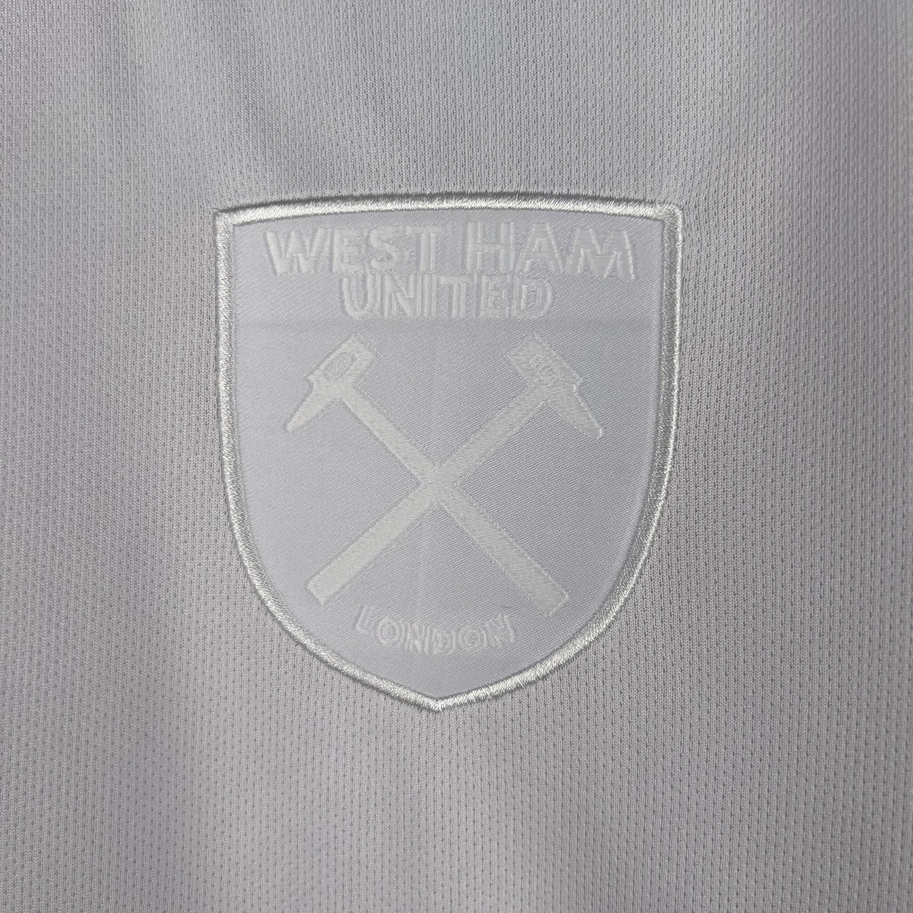 23-24 West Ham United Away Jersey Fan Version - view 9