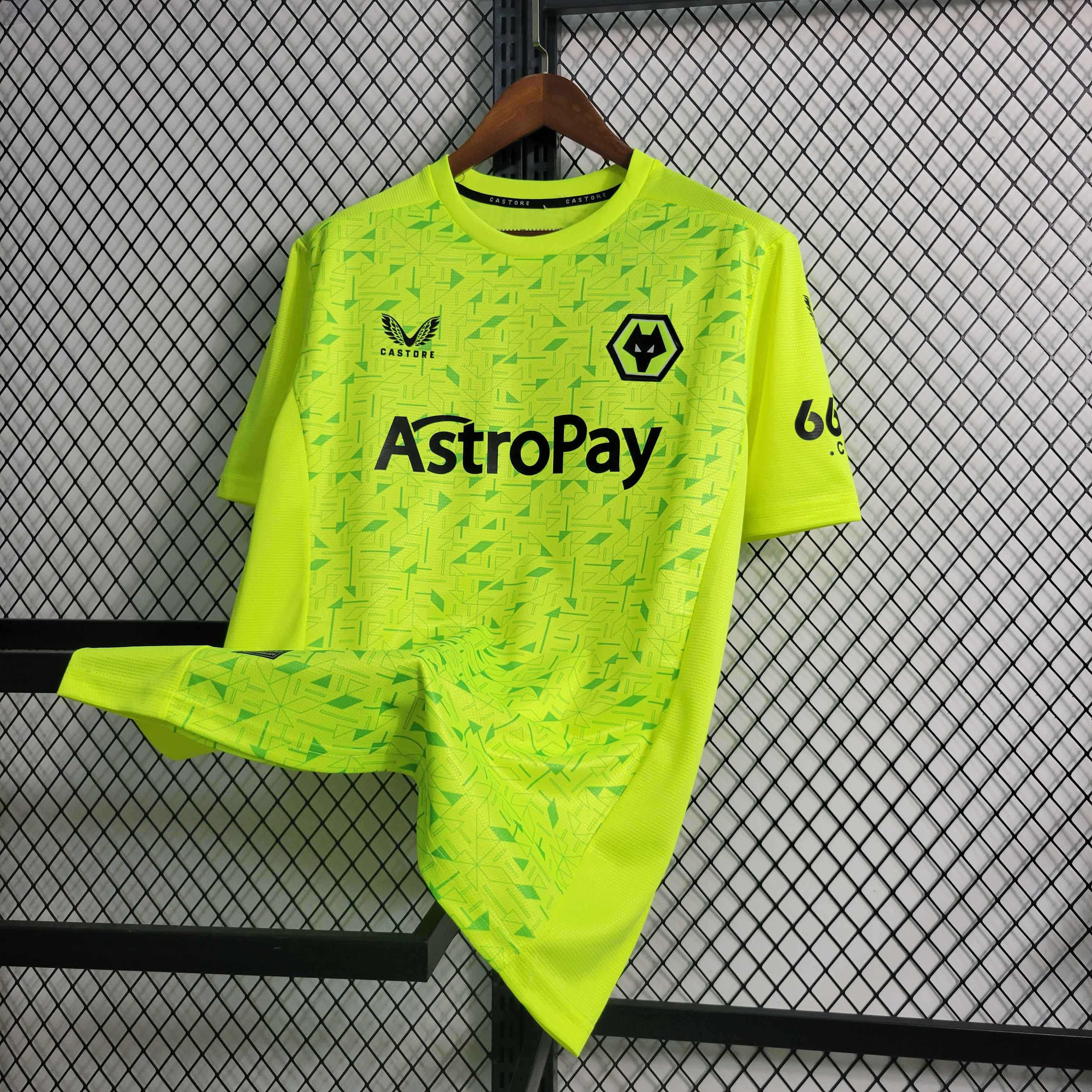 23-24 Wolves Jersey Goalkeepe Fan Version - view 7