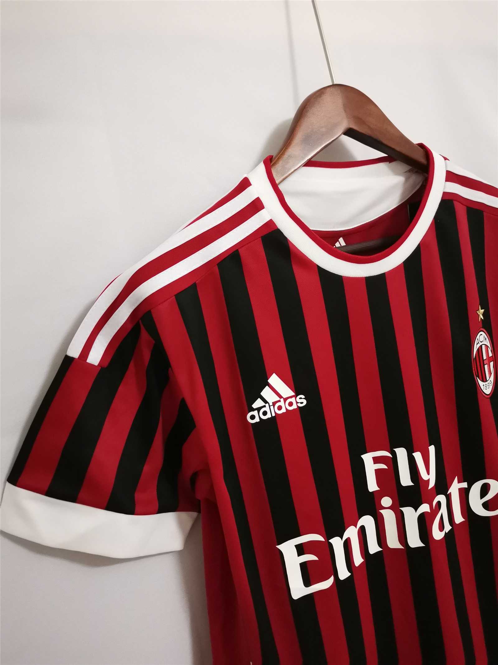 2011-12 AC Milan  Retro Jersey Home - view 3