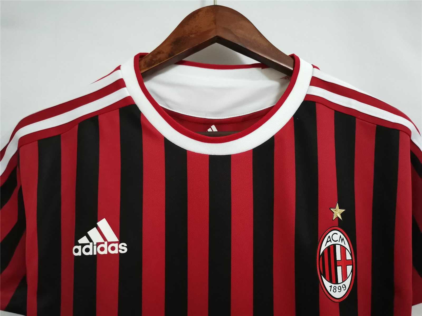 2011-12 AC Milan  Retro Jersey Home - view 5