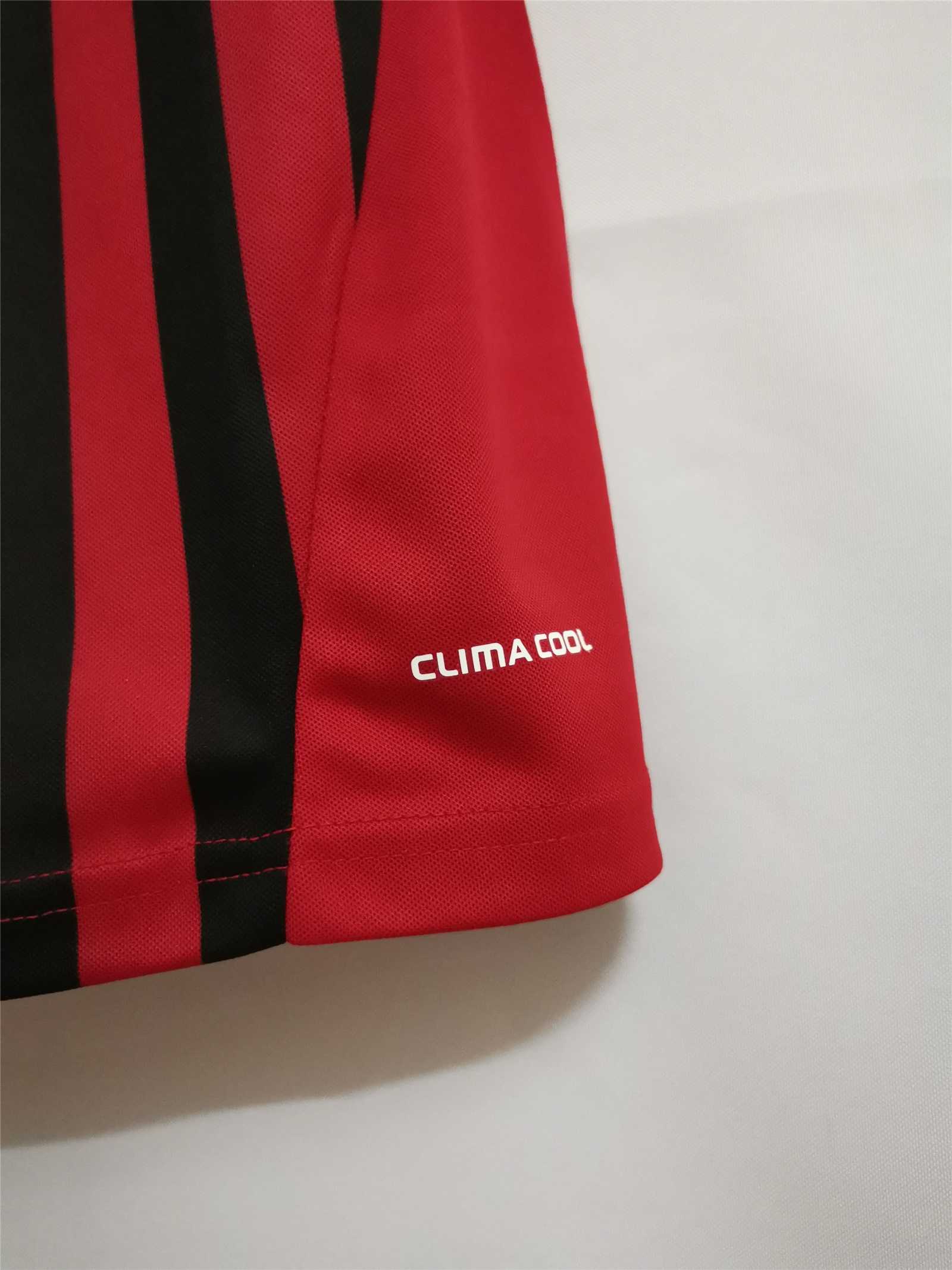 2011-12 AC Milan  Retro Jersey Home - view 8