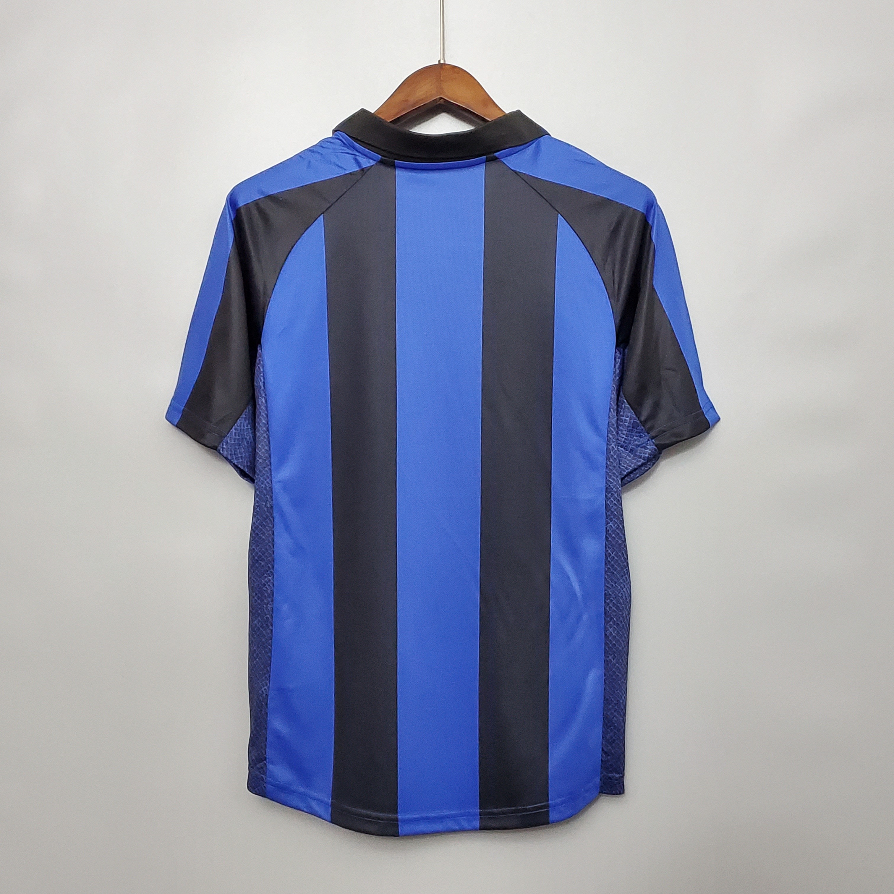 01-02 Inter Milan Retro Jersey Home - view 7