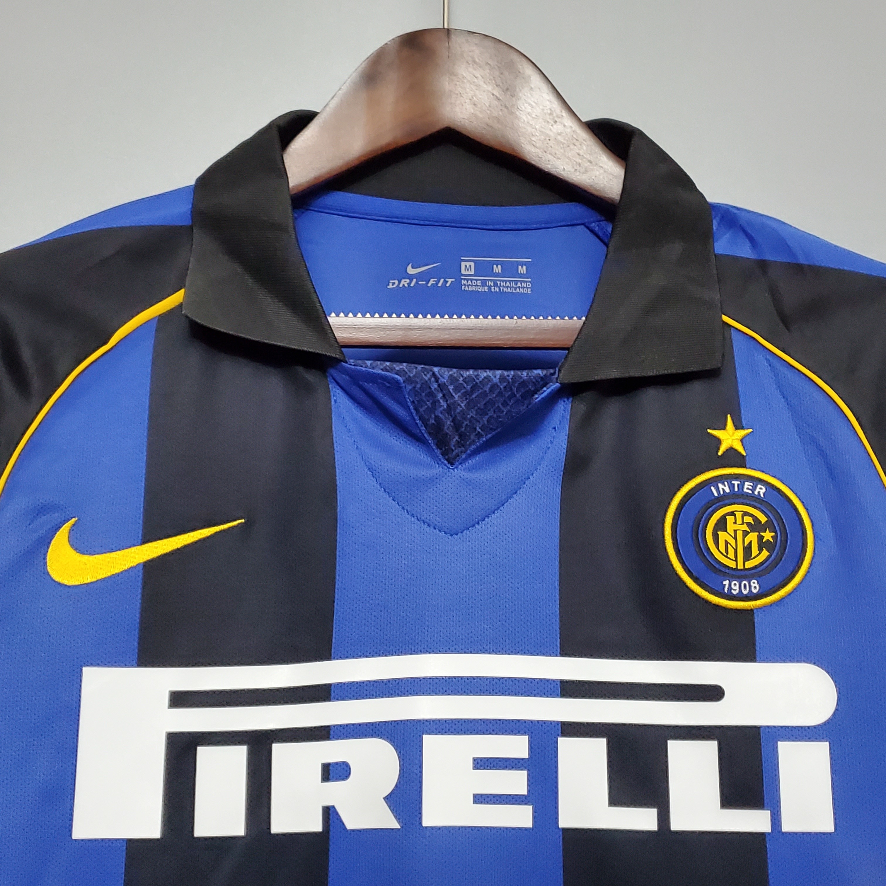 01-02 Inter Milan Retro Jersey Home - view 8
