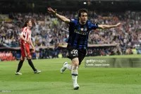 09-10 Inter Milan Retro Jersey Home Player Edition - view 9