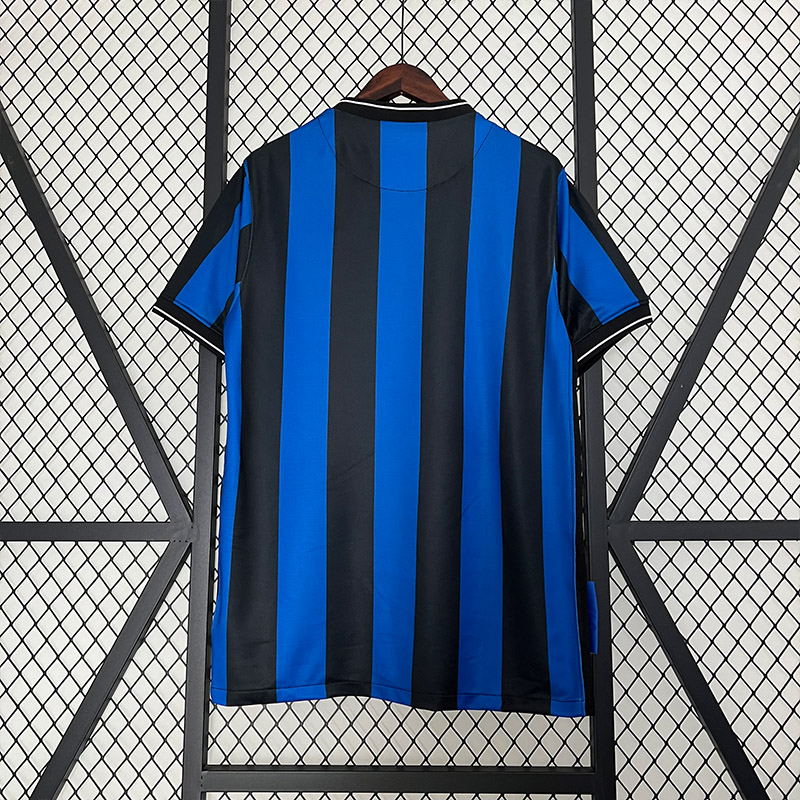 09-10 Inter Milan Retro Jersey Home - view 3