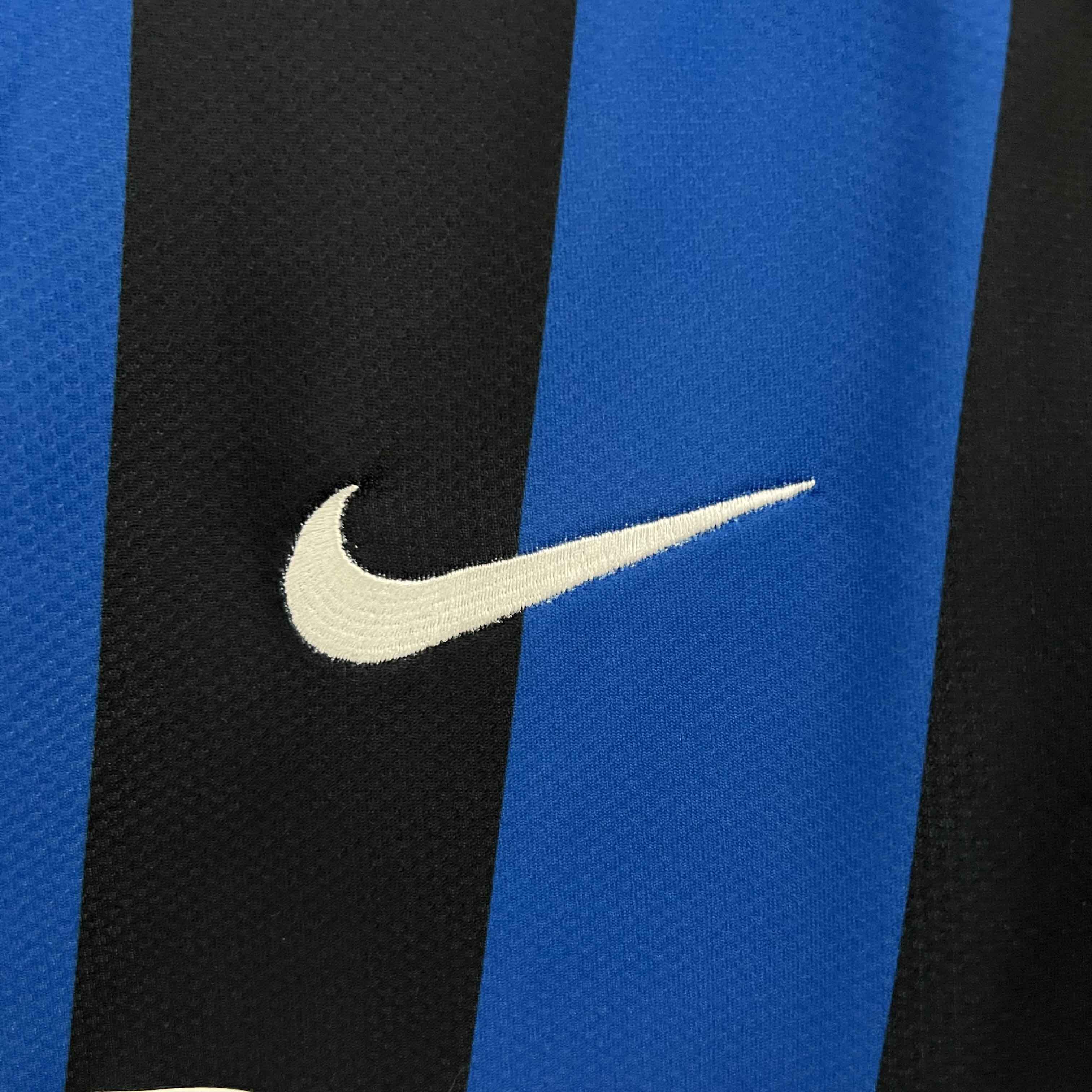 09-10 Inter Milan Retro Jersey Home - view 4