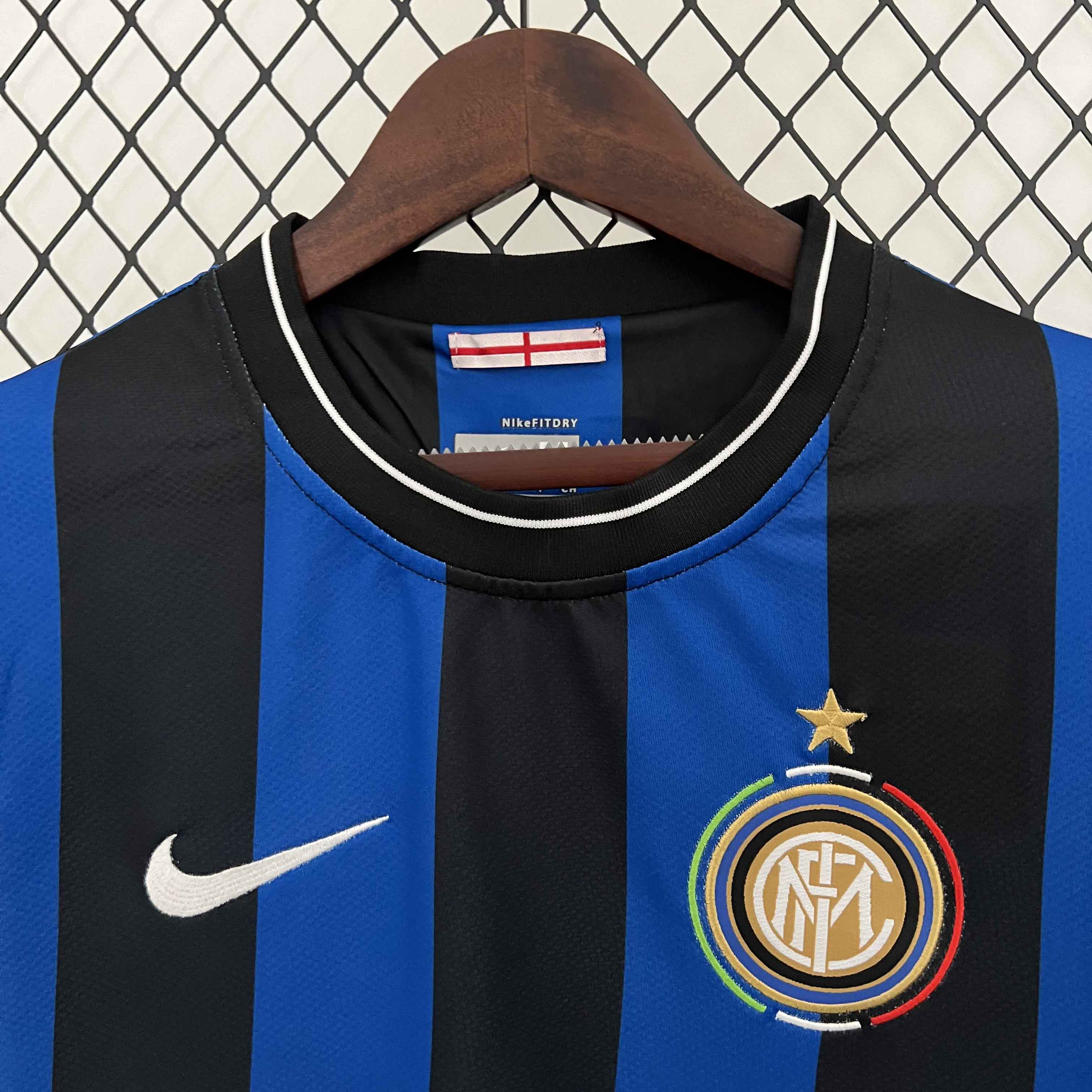 09-10 Inter Milan Retro Jersey Home - view 7