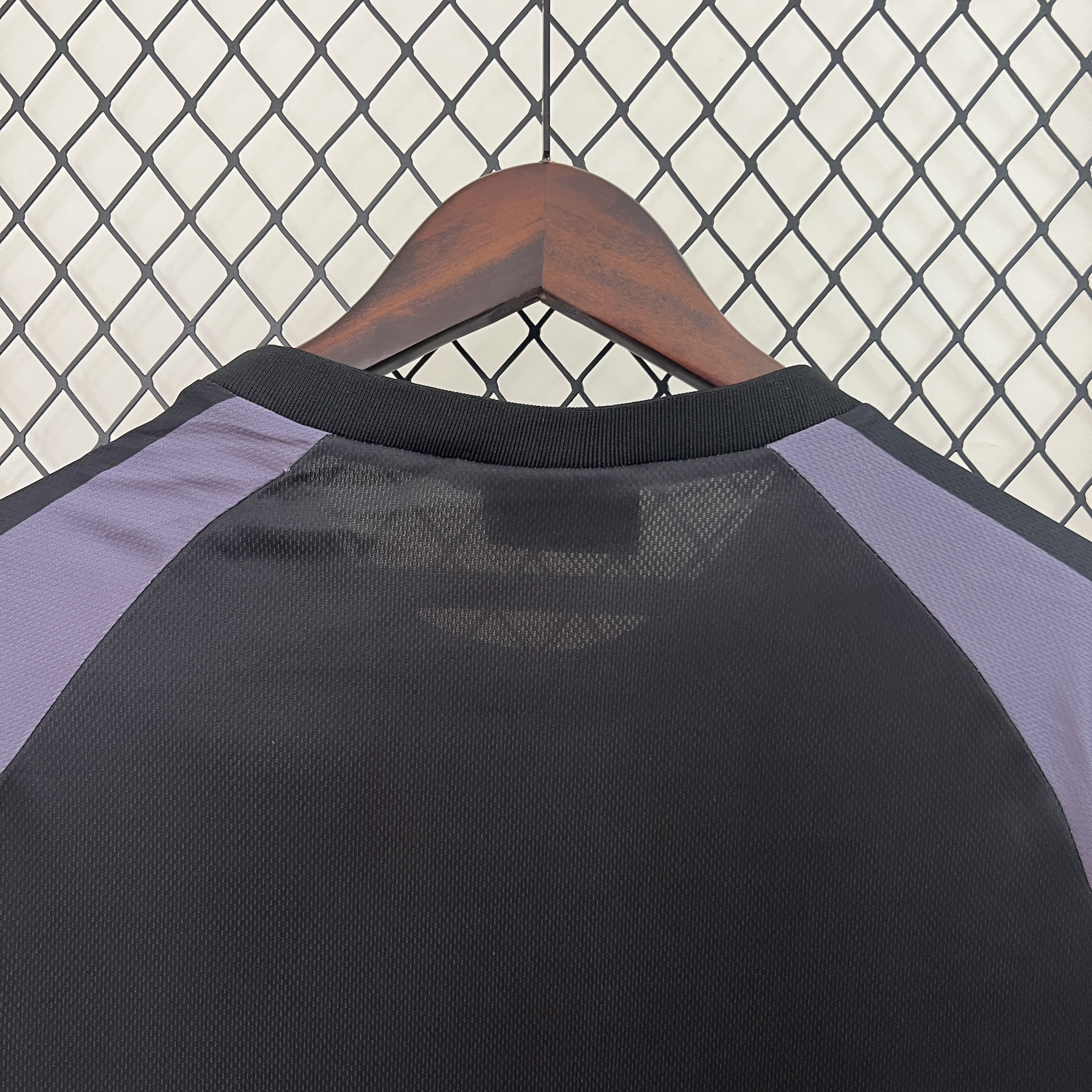 01-02 Juventus Goalkeeper Retro Soccer Jersey - view 9