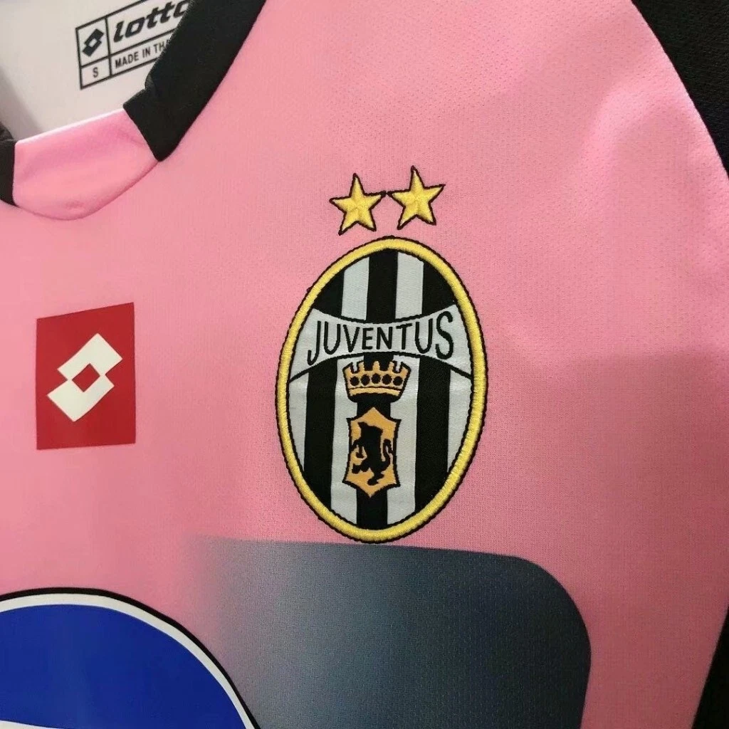 02-03 Juventus Goalkeeper Retro Jersey Pink - view 6
