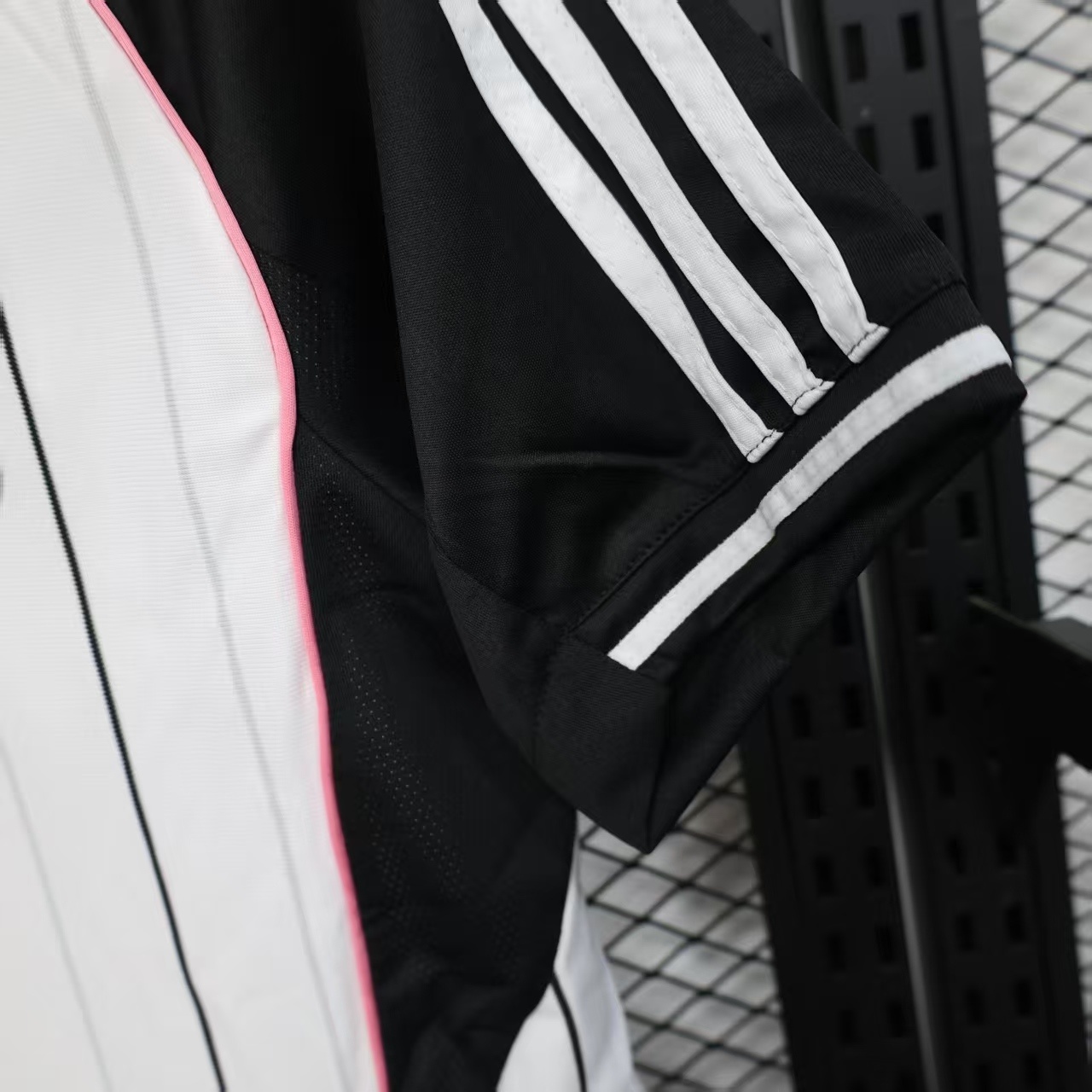 25-26 Juventus Basebal Soccer Jersey - view 4