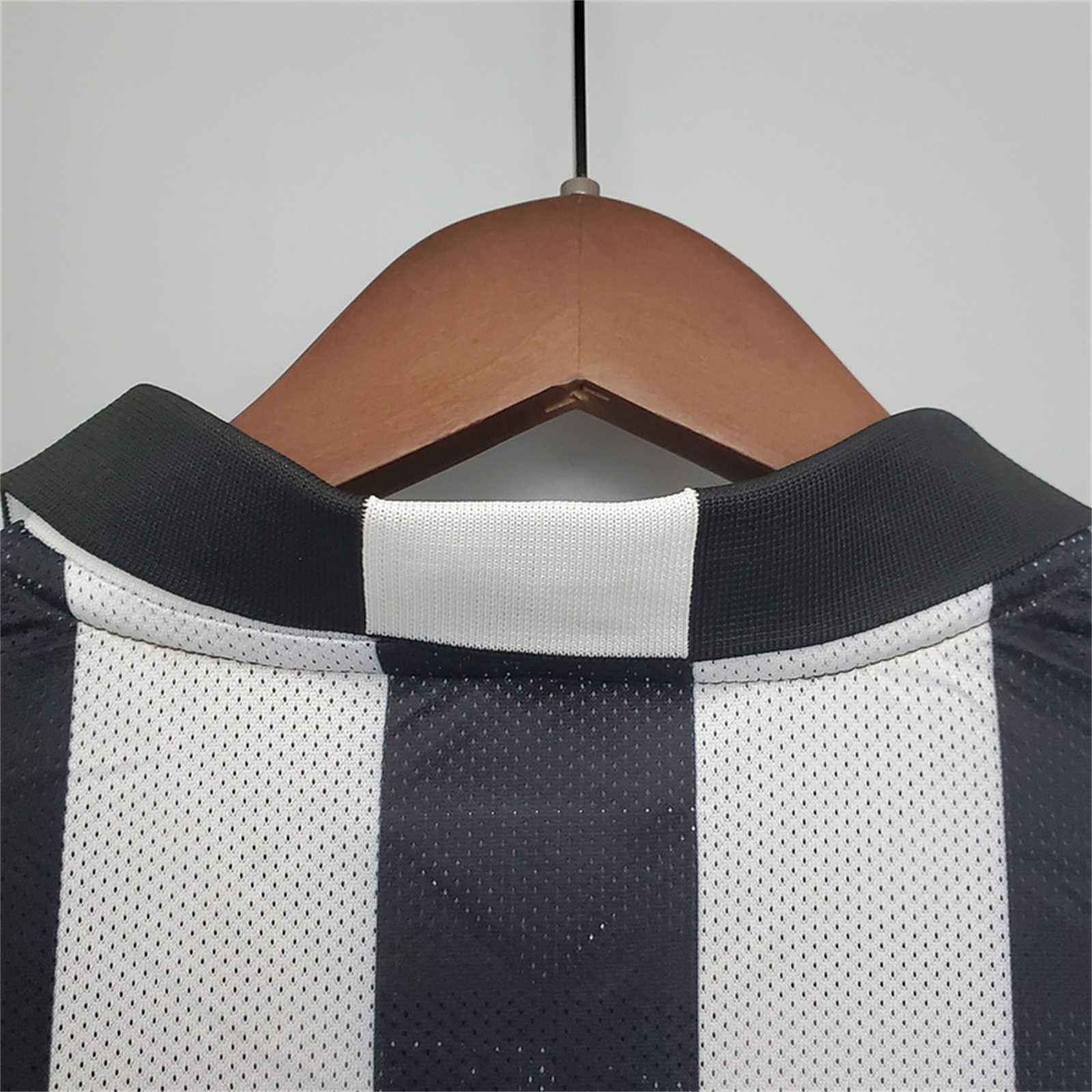 14-15 Juventus Home Retro Soccer Jersey - view 4