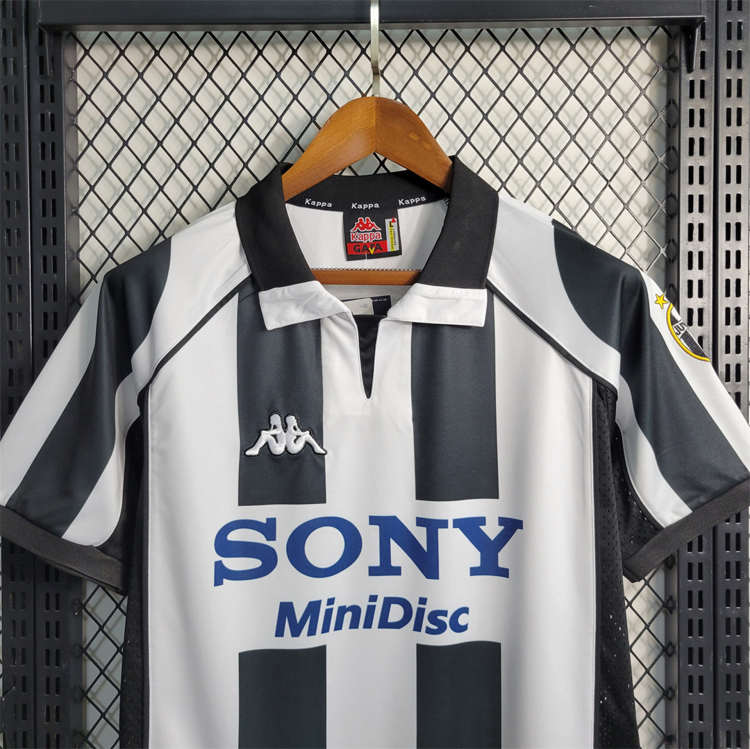 97-98 Juventus Home Retro Soccer Jersey - view 5