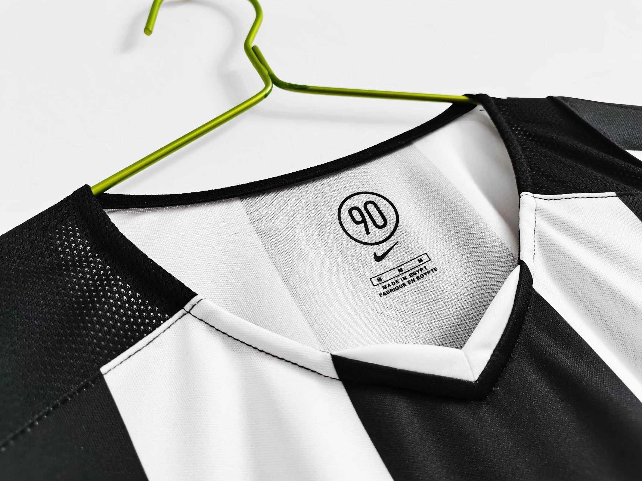 04-05 Juventus Retro Jersey Away - view 8