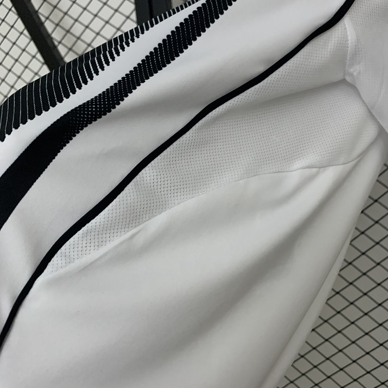 25-26 Juventus Home Soccer Jersey - view 8