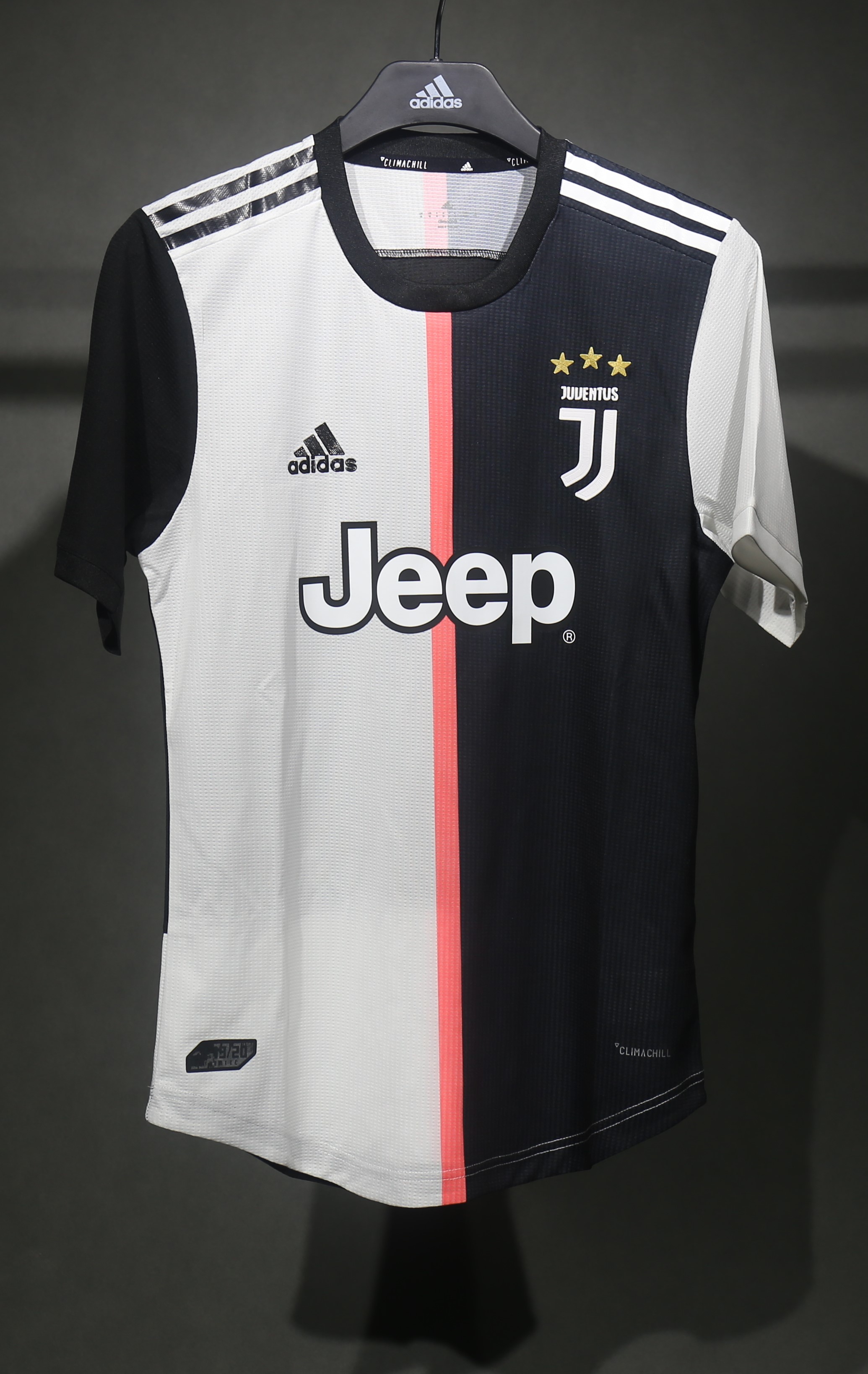 2019-20 Juventus Retro Jersey Home Player Edition - view 4