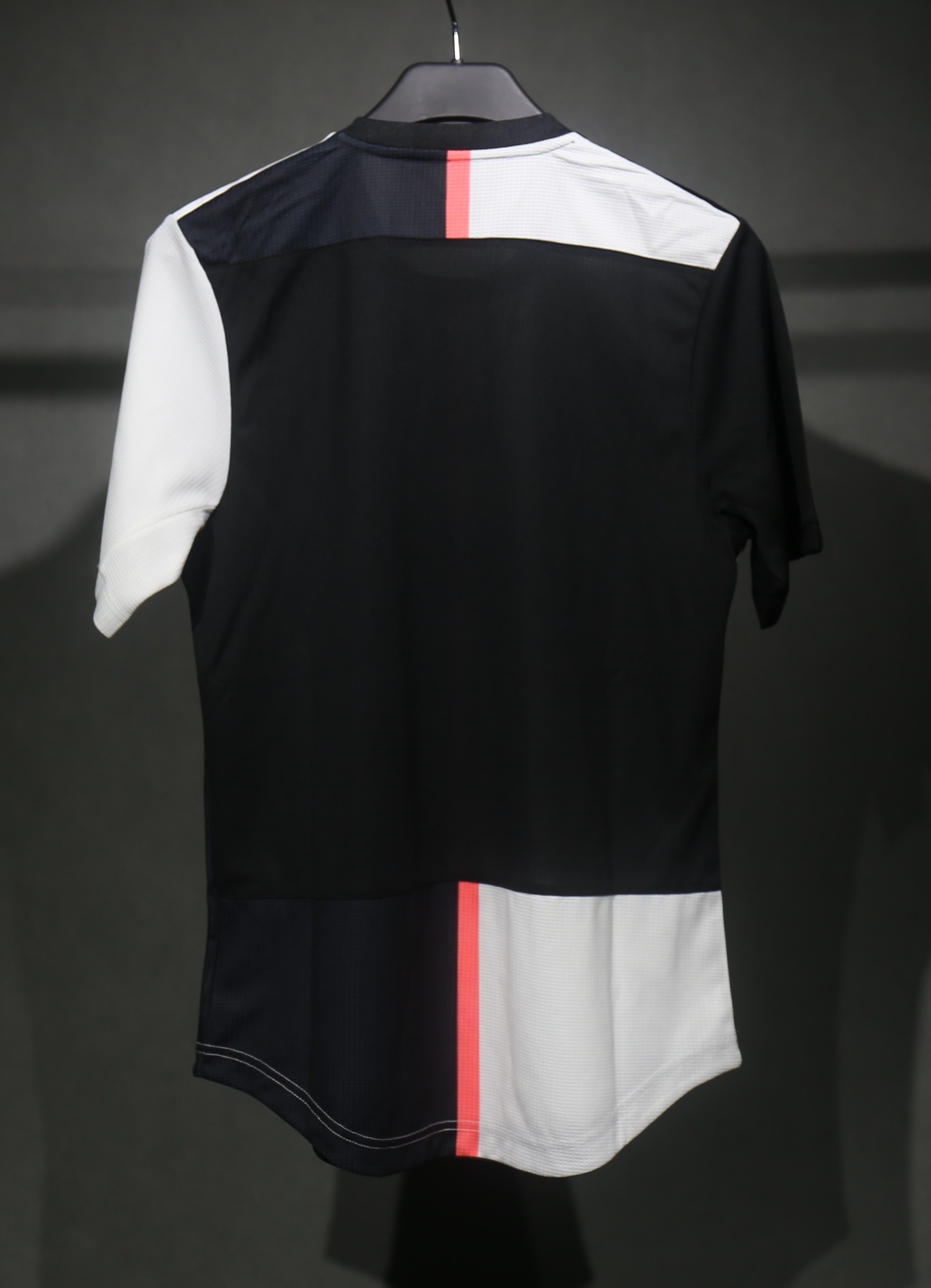 2019-20 Juventus Retro Jersey Home Player Edition - view 8