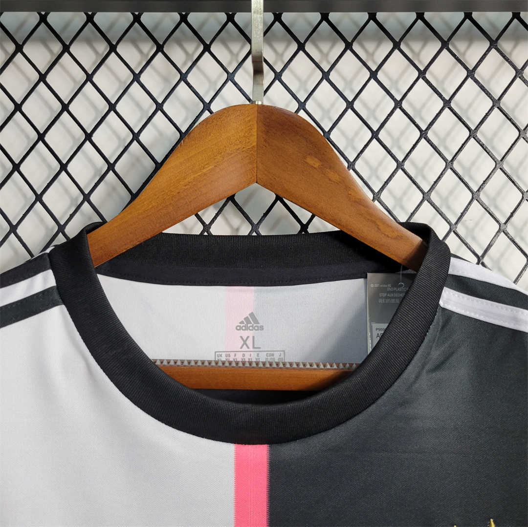 19-20 Juventus Retro Jersey Home - view 4