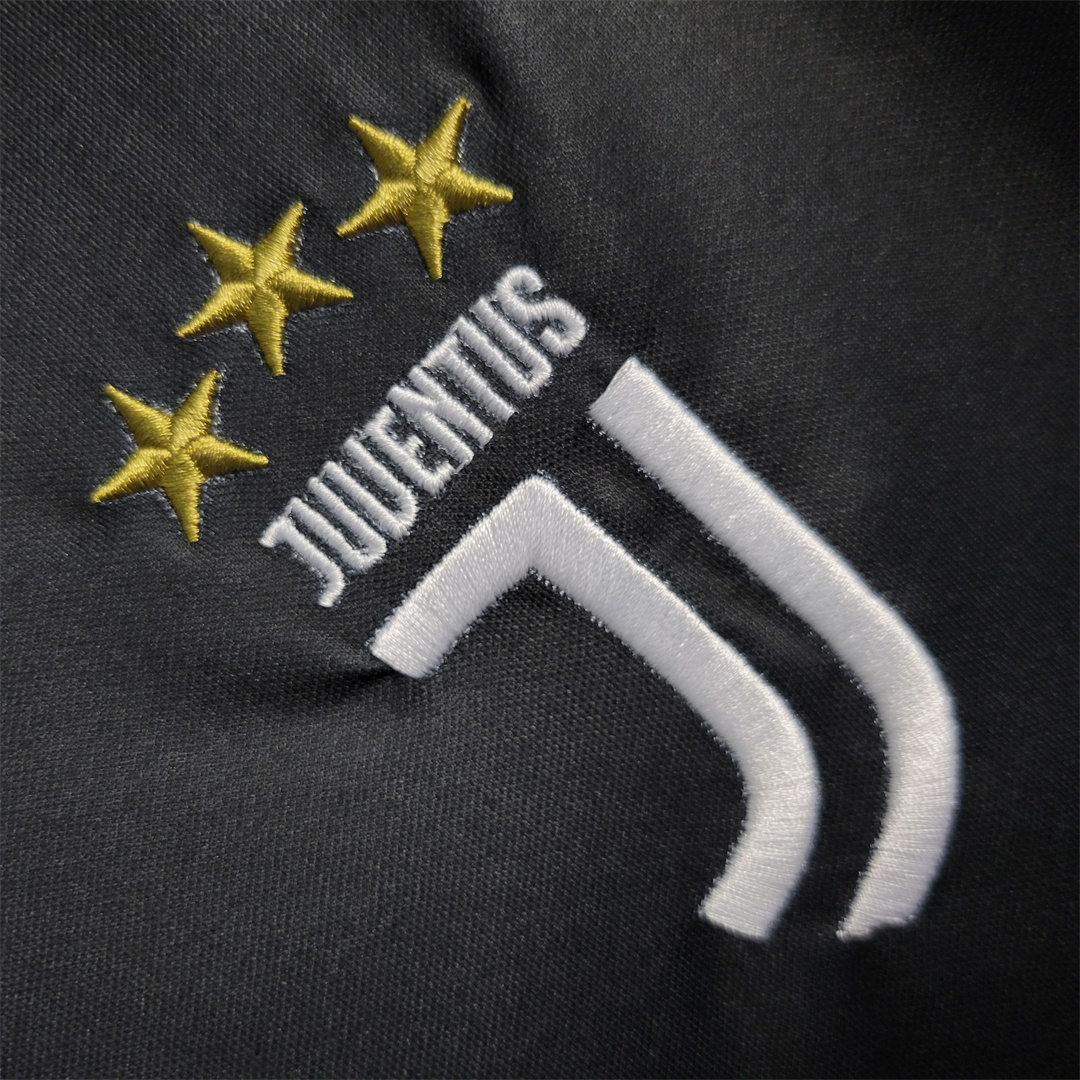 19-20 Juventus Retro Jersey Home - view 5