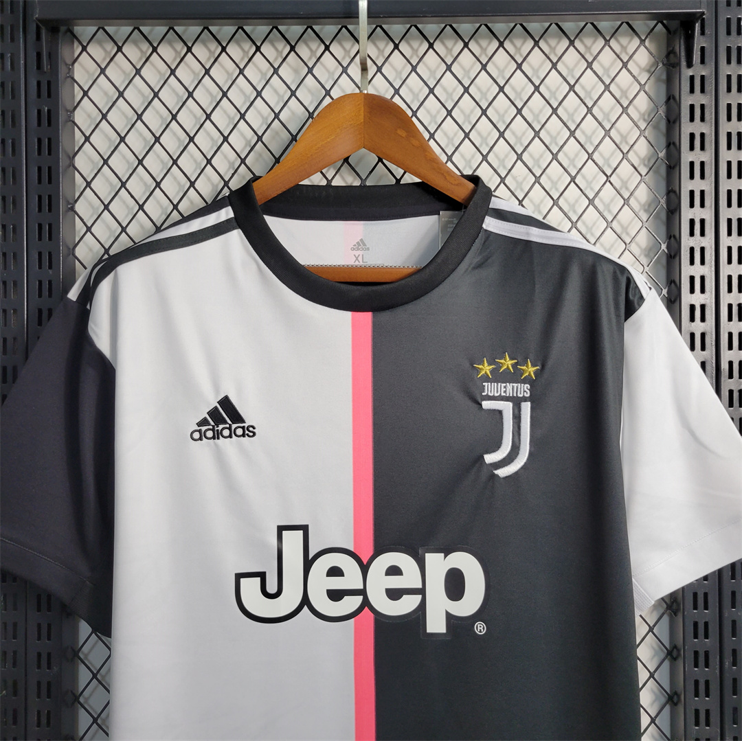 19-20 Juventus Retro Jersey Home - view 9
