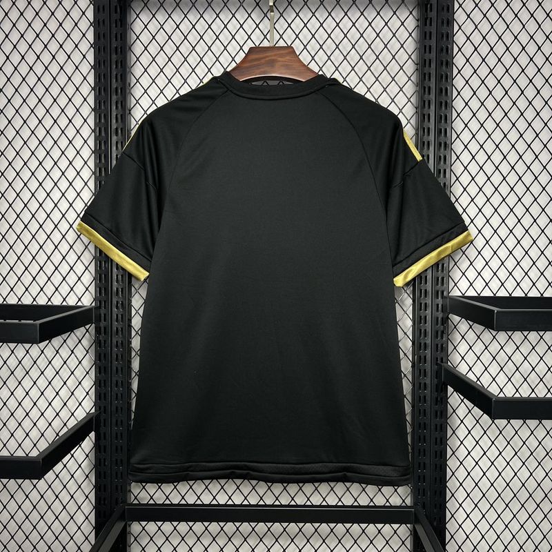 15-16 Juventus Retro Jersey Third Away - view 3