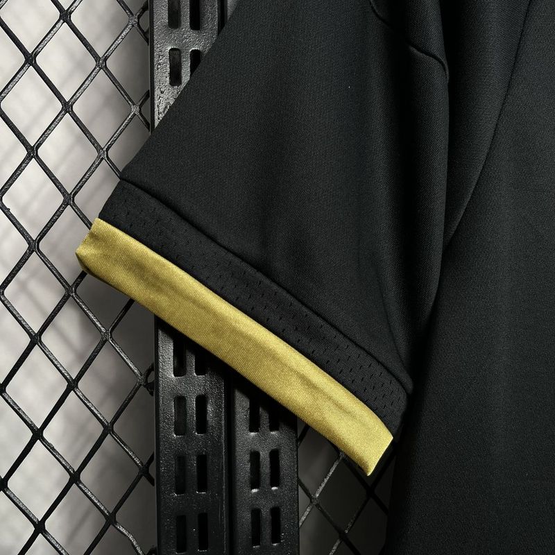 15-16 Juventus Retro Jersey Third Away - view 4