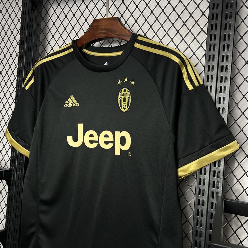 15-16 Juventus Retro Jersey Third Away - view 5