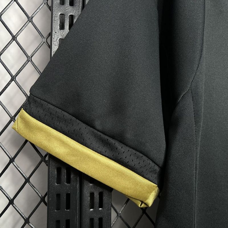 15-16 Juventus Retro Jersey Third Away - view 6