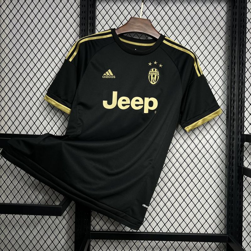 15-16 Juventus Retro Jersey Third Away - view 7