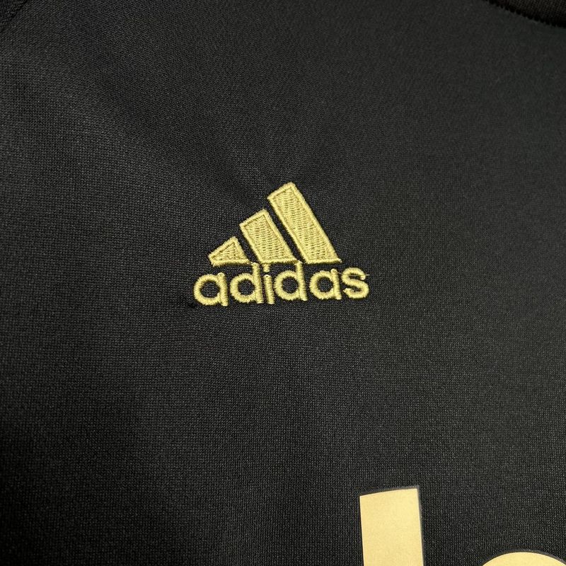 15-16 Juventus Retro Jersey Third Away - view 9