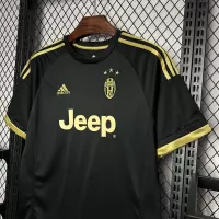 15-16 Juventus Retro Jersey Third Away - view 5