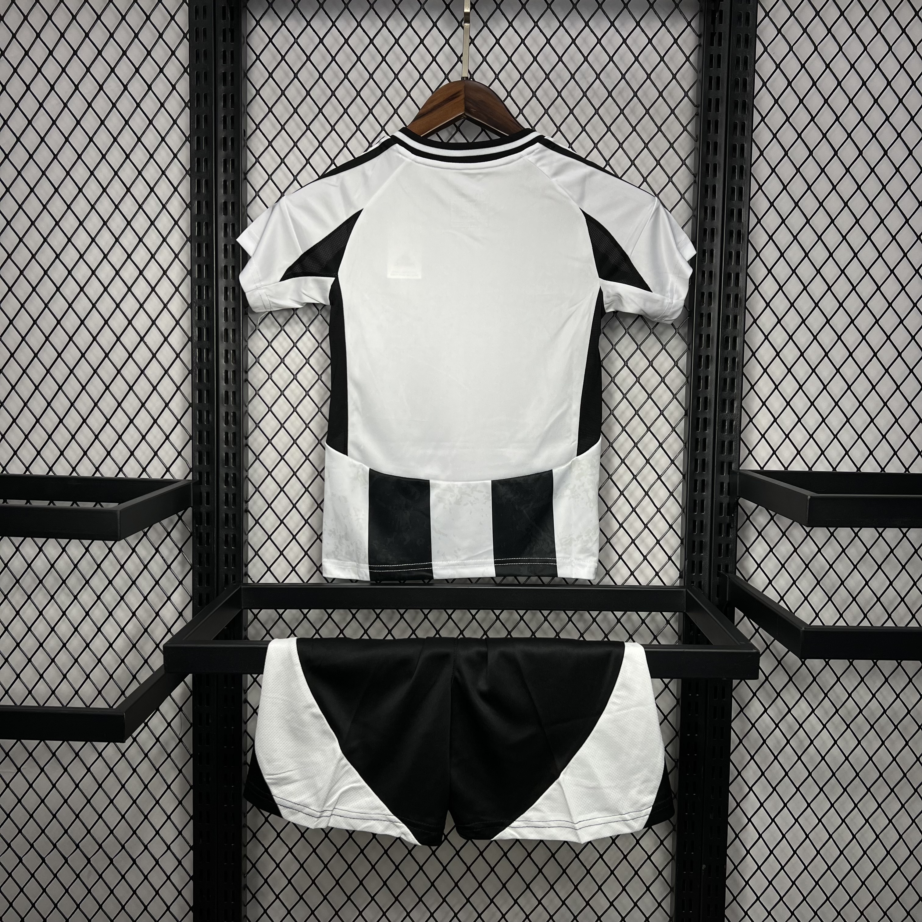 24-25 Juventus Home Soccer Kids Kit Jersey+Shorts - view 3