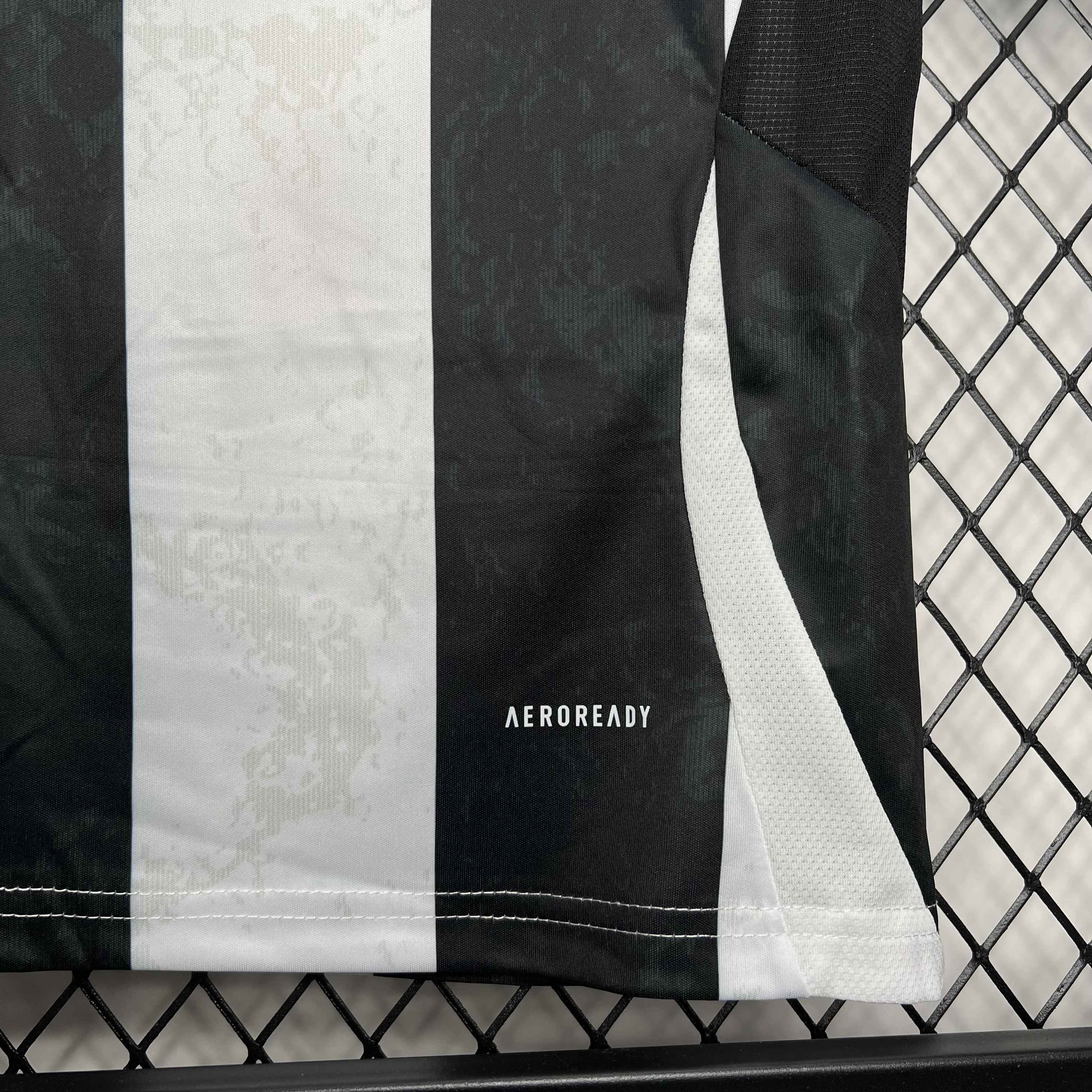 24-25 Juventus Home Soccer Kids Kit Jersey+Shorts - view 4